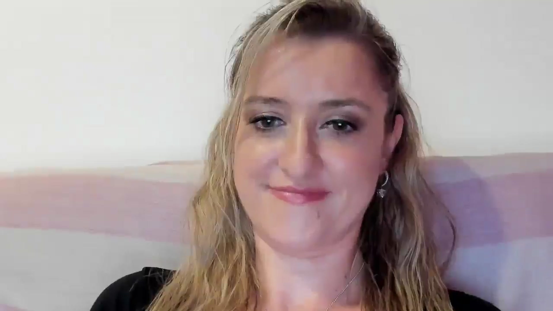 Gallery image thumbnail from BestDream's myfreecams stream on, 08/17/2025, 22:39 image 12 of 20