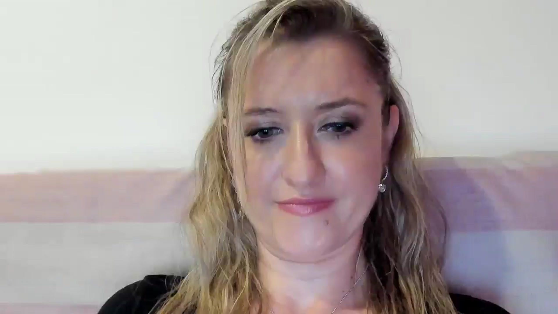 Gallery image thumbnail from BestDream's myfreecams stream on, 08/17/2025, 22:39 image 19 of 20