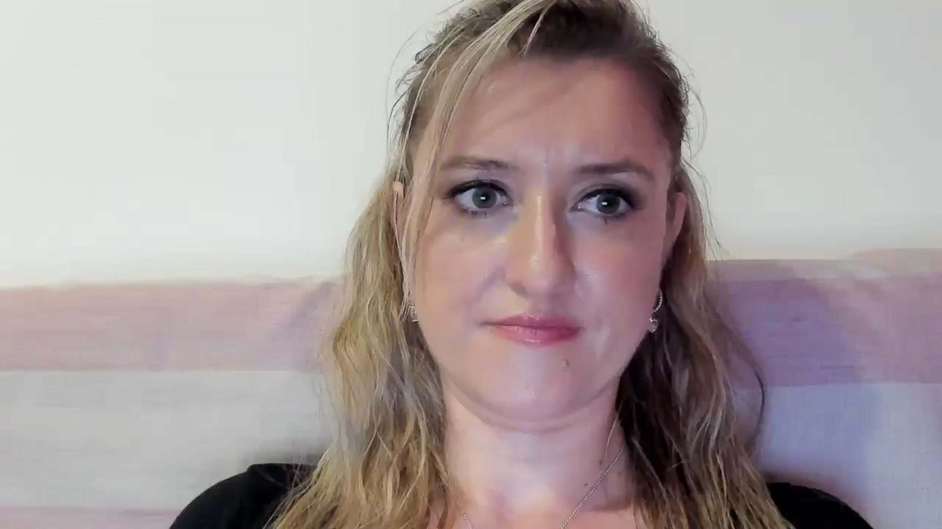 Gallery image thumbnail from BestDream's myfreecams stream on, 08/17/2025, 22:39 image 20 of 20