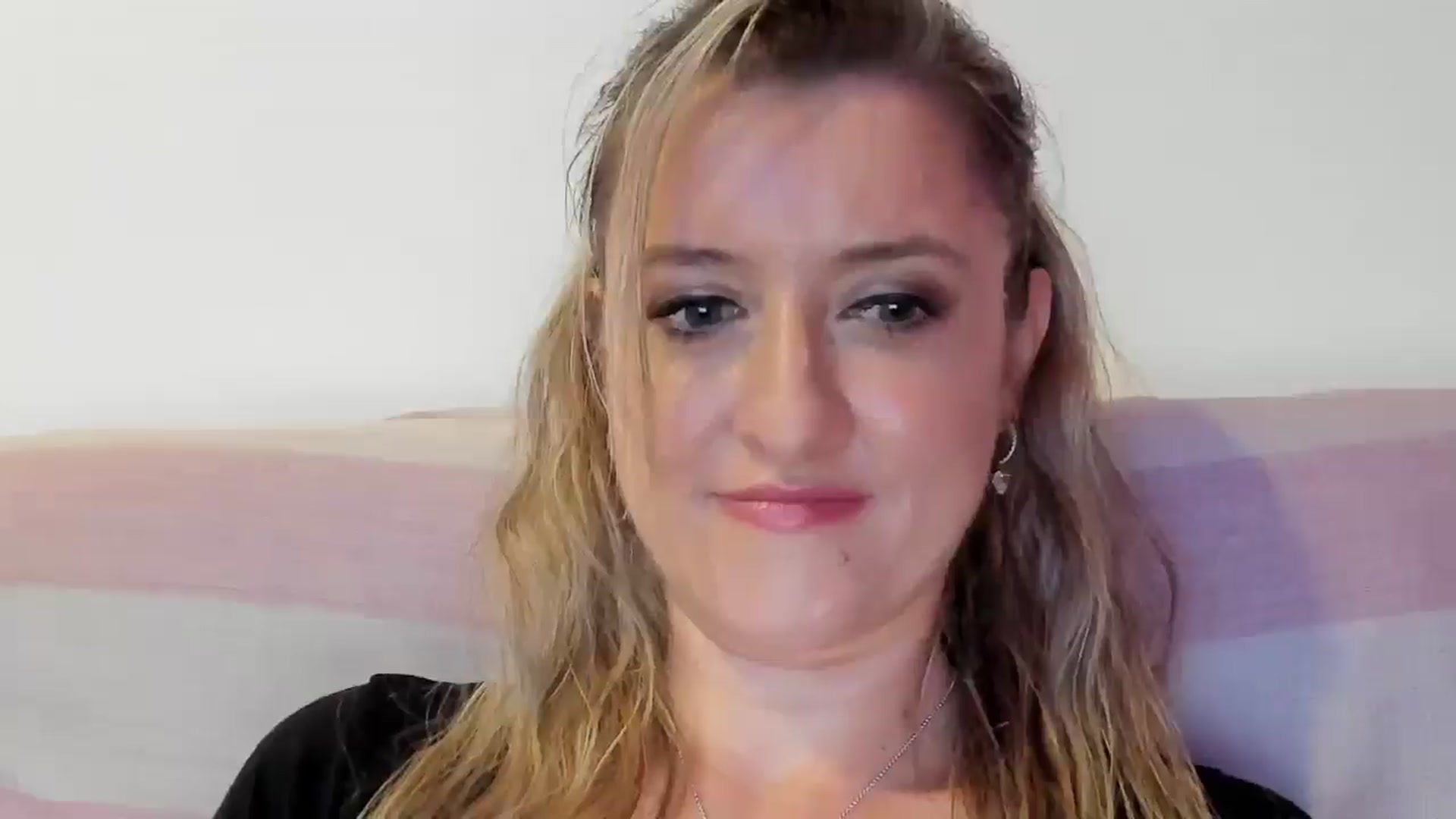 Gallery image thumbnail from BestDream's myfreecams stream on, 08/17/2025, 22:39 image 9 of 20