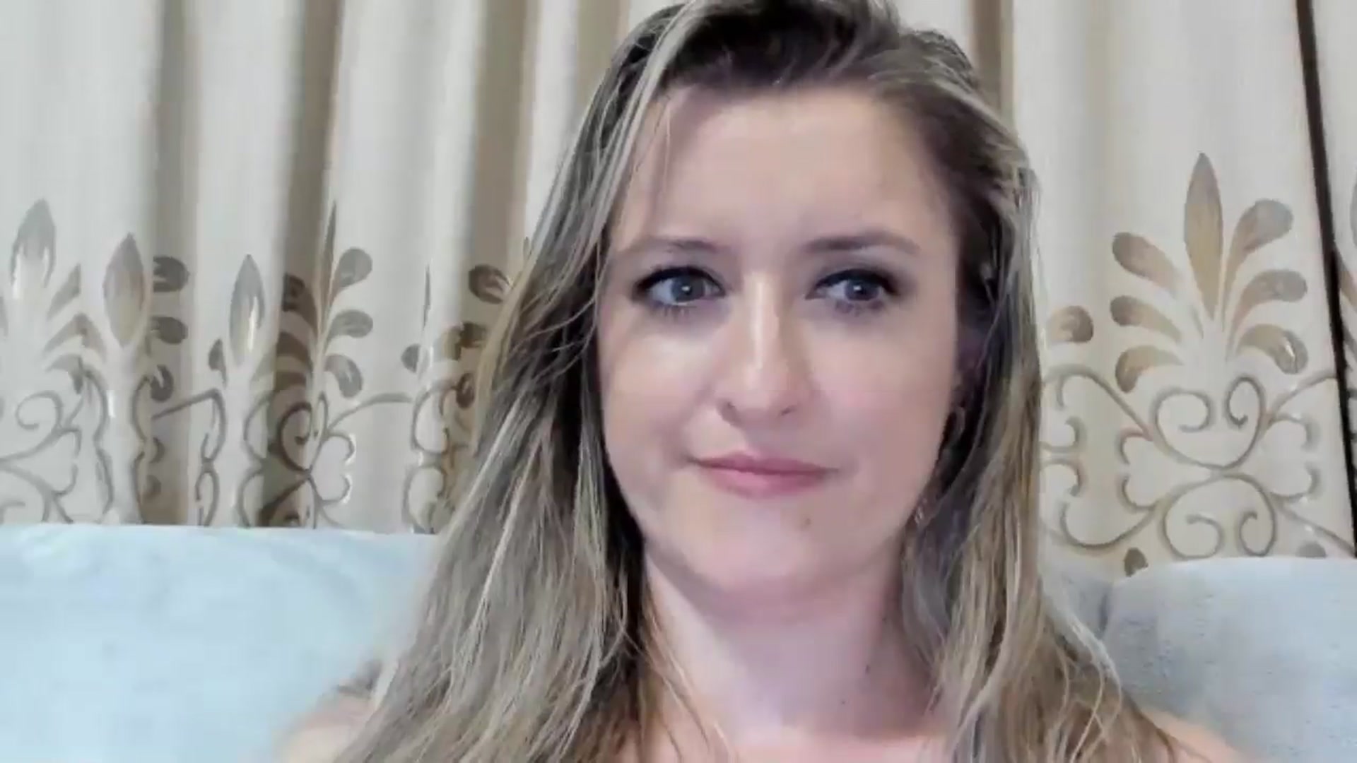 Gallery image thumbnail from BestDream's myfreecams stream on, 08/22/2025, 21:47 image 4 of 20