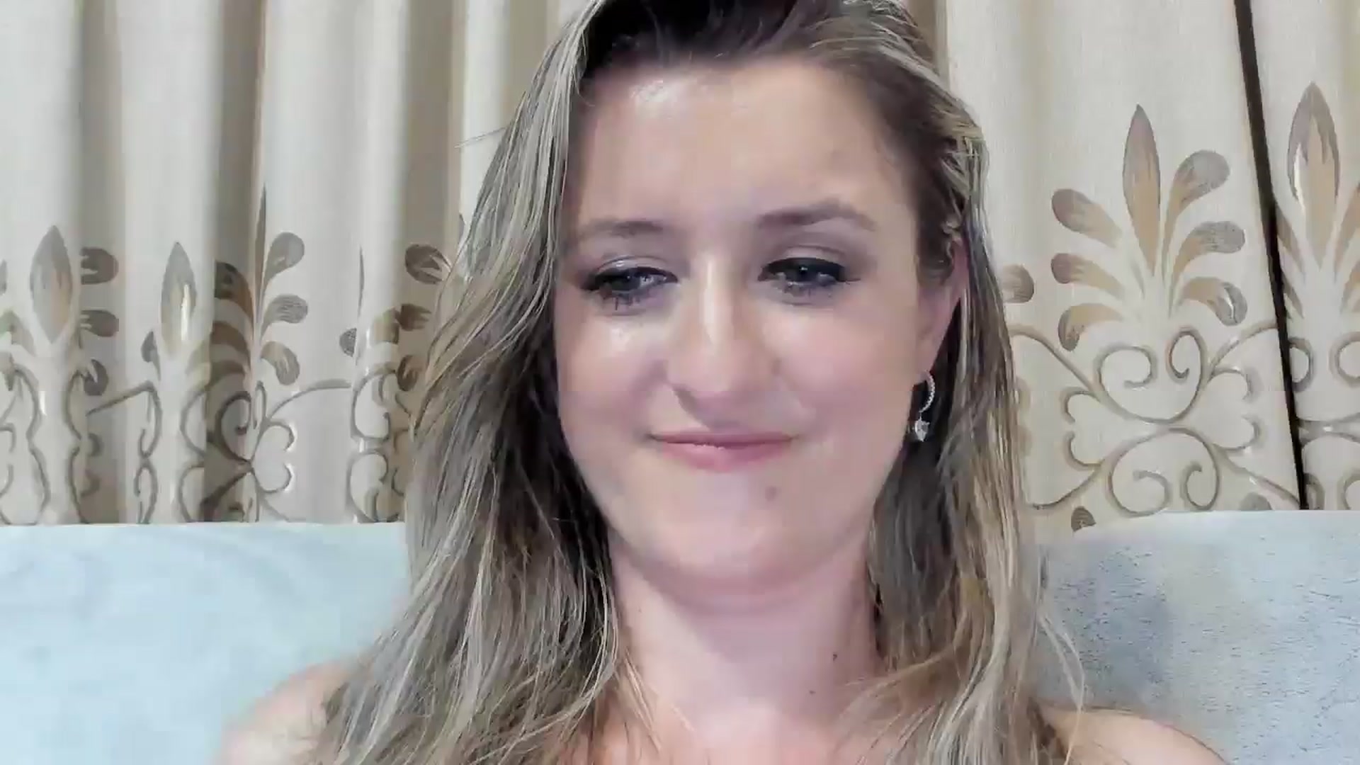 Gallery image thumbnail from BestDream's myfreecams stream on, 08/22/2025, 21:47 image 15 of 20