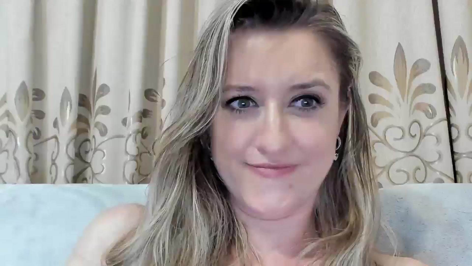 Gallery image thumbnail from BestDream's myfreecams stream on, 08/22/2025, 21:47 image 16 of 20