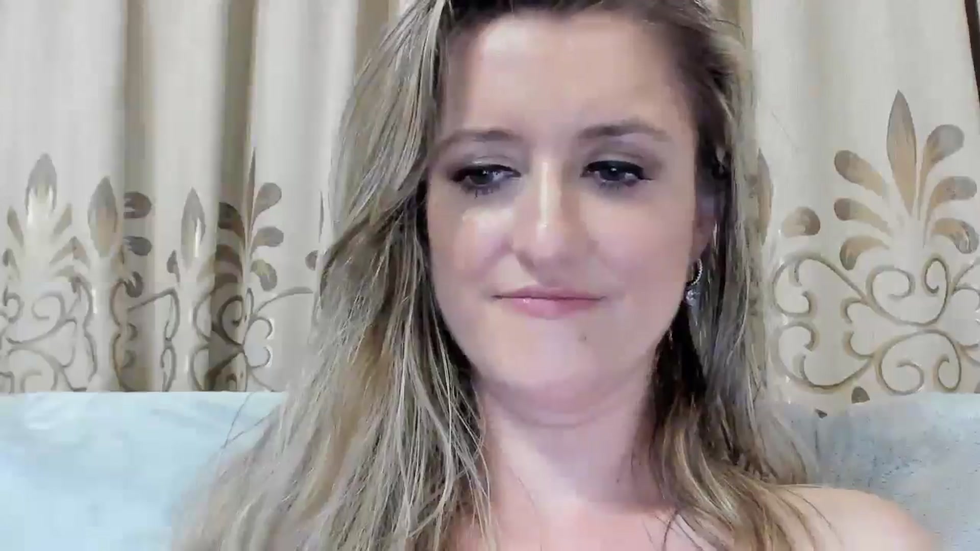 Gallery image thumbnail from BestDream's myfreecams stream on, 08/23/2025, 24:18 image 18 of 20