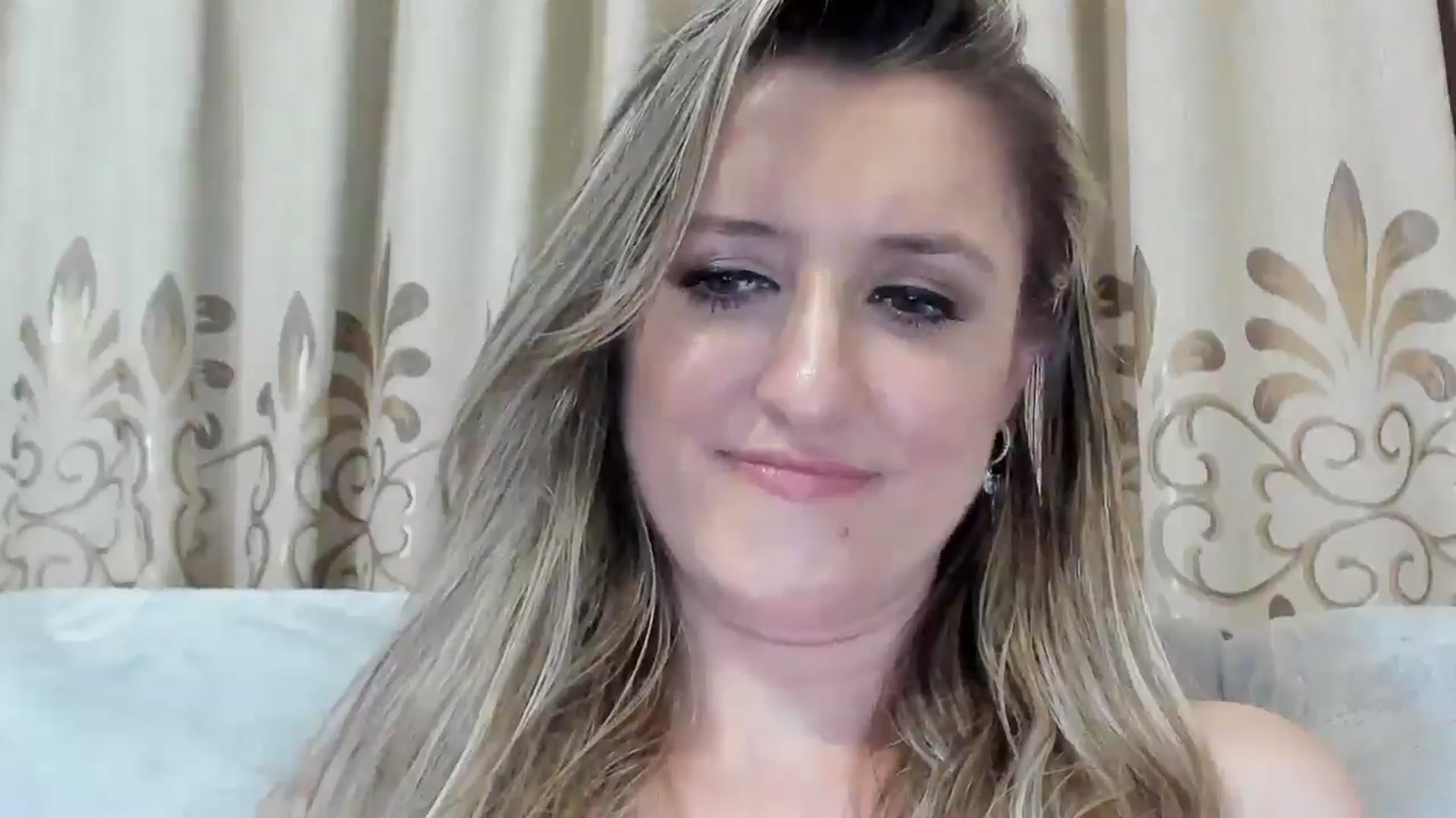 Gallery image thumbnail from BestDream's myfreecams stream on, 08/23/2025, 01:10 image 3 of 20