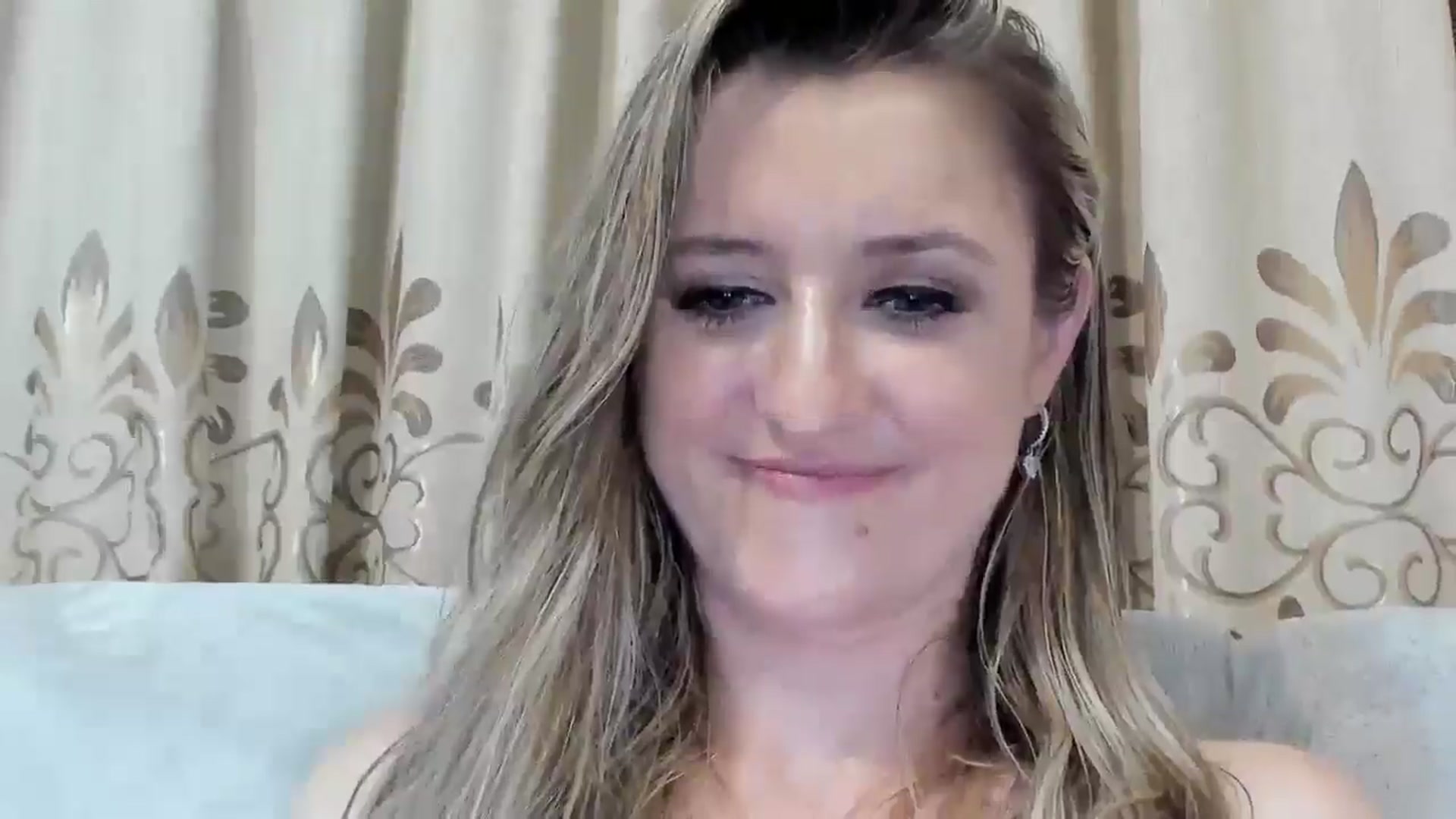 Gallery image thumbnail from BestDream's myfreecams stream on, 08/23/2025, 01:10 image 11 of 20