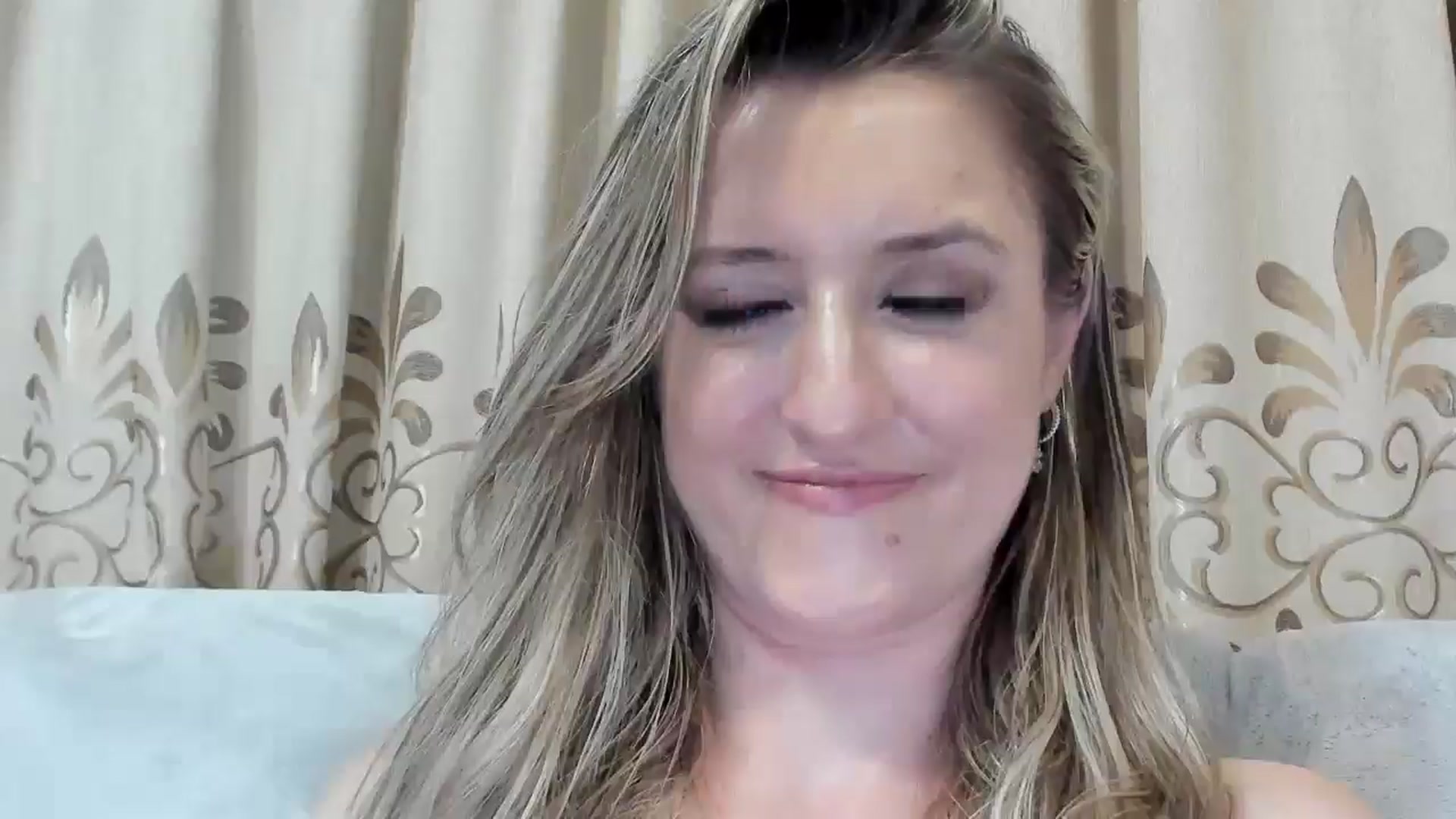 Gallery image thumbnail from BestDream's myfreecams stream on, 08/23/2025, 01:10 image 5 of 20