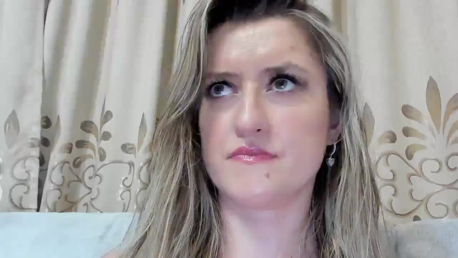 Gallery image thumbnail from BestDream's myfreecams stream on, 08/23/2025, 21:08 image 11 of 20