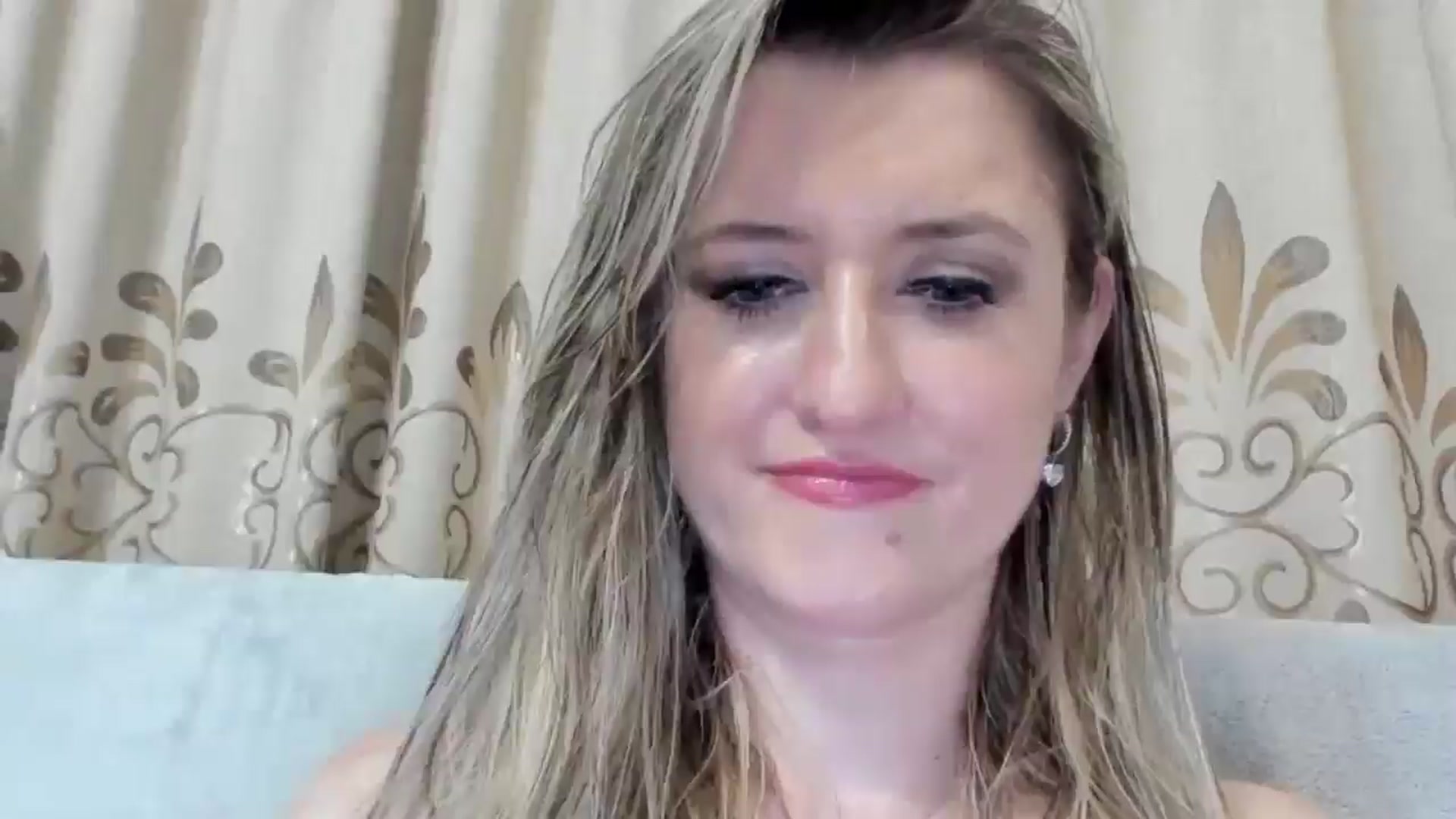 Gallery image thumbnail from BestDream's myfreecams stream on, 08/23/2025, 22:43 image 12 of 20