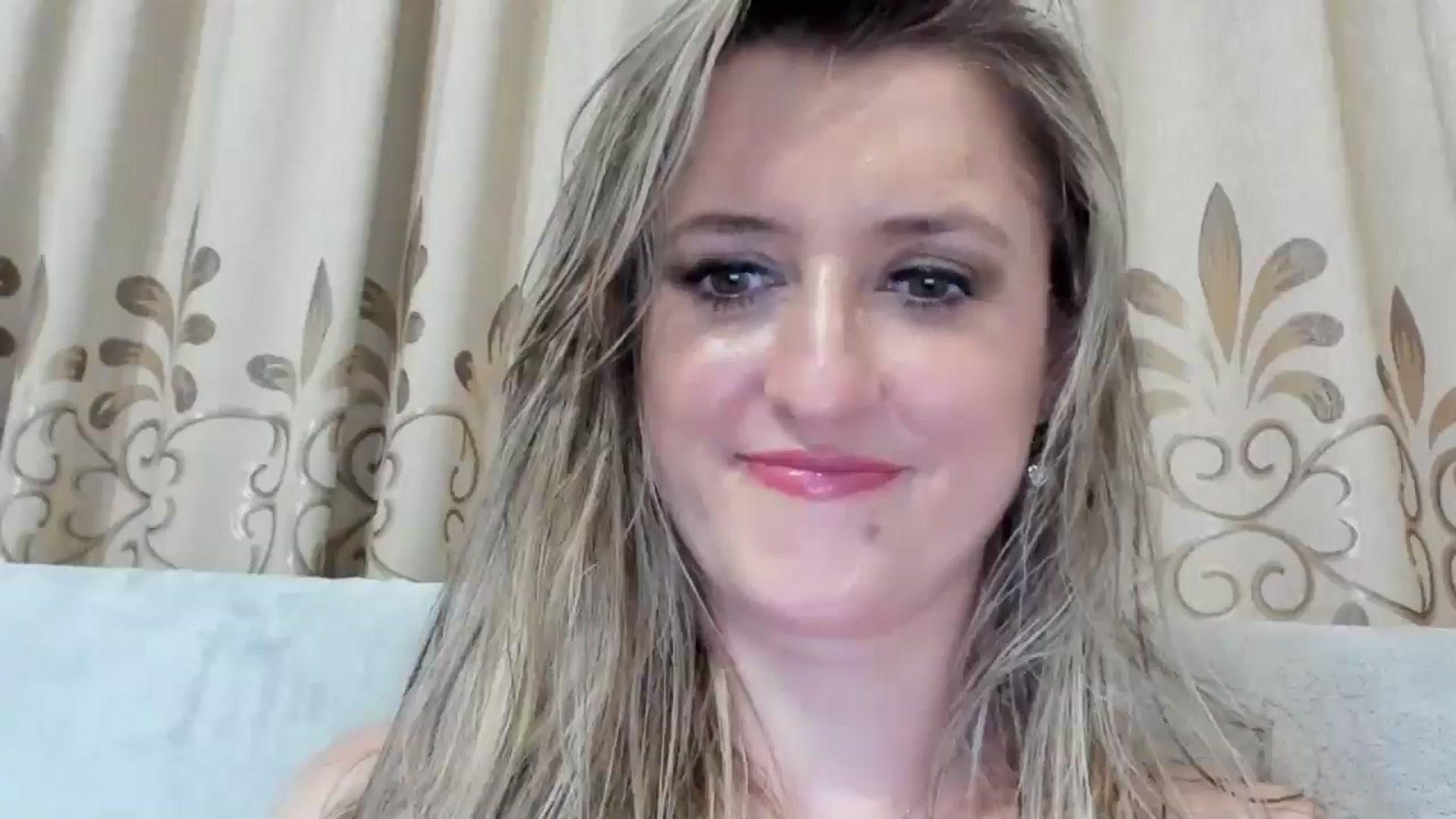 Gallery image thumbnail from BestDream's myfreecams stream on, 08/23/2025, 22:43 image 3 of 20