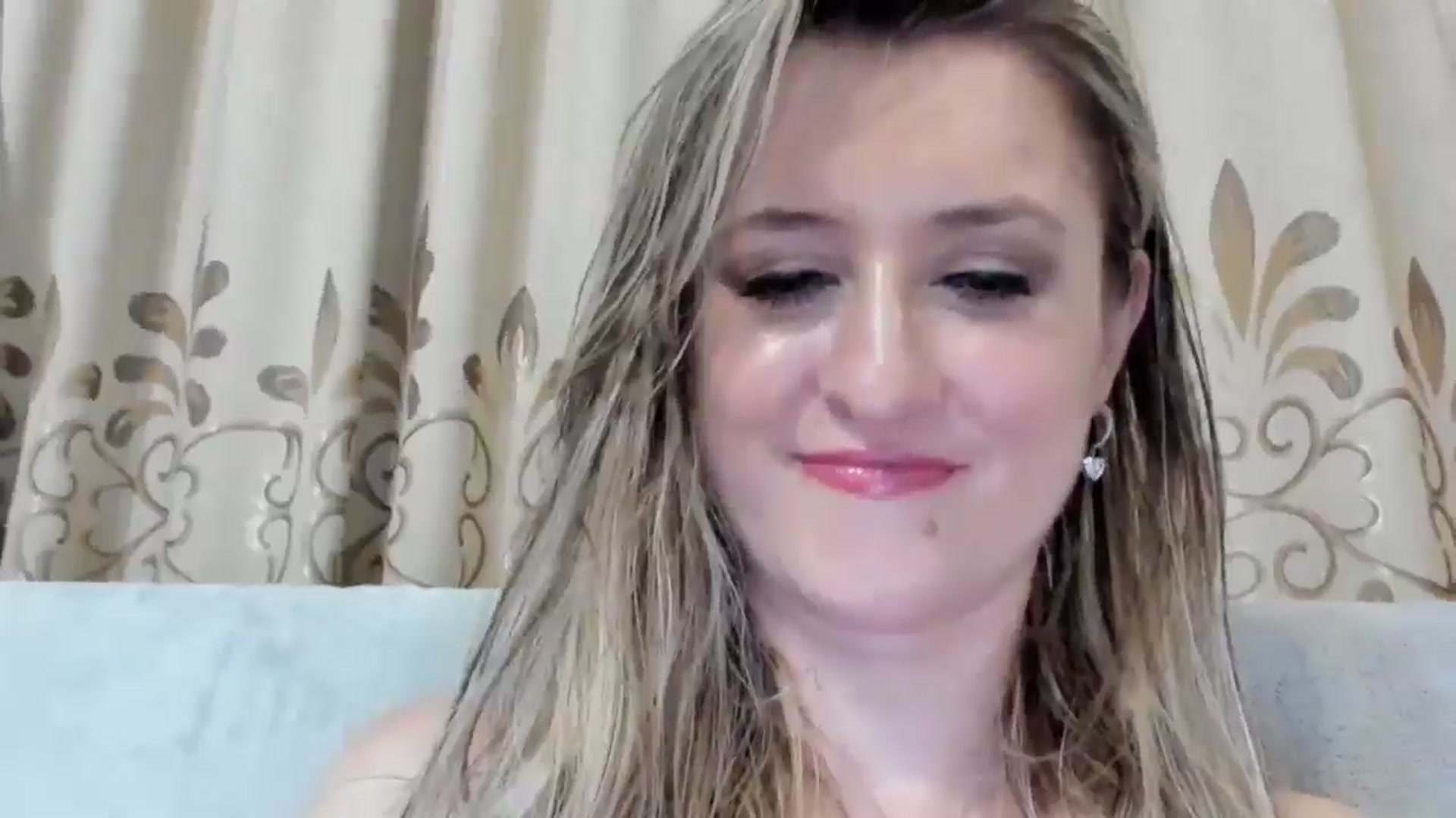 Gallery image thumbnail from BestDream's myfreecams stream on, 08/23/2025, 22:43 image 16 of 20