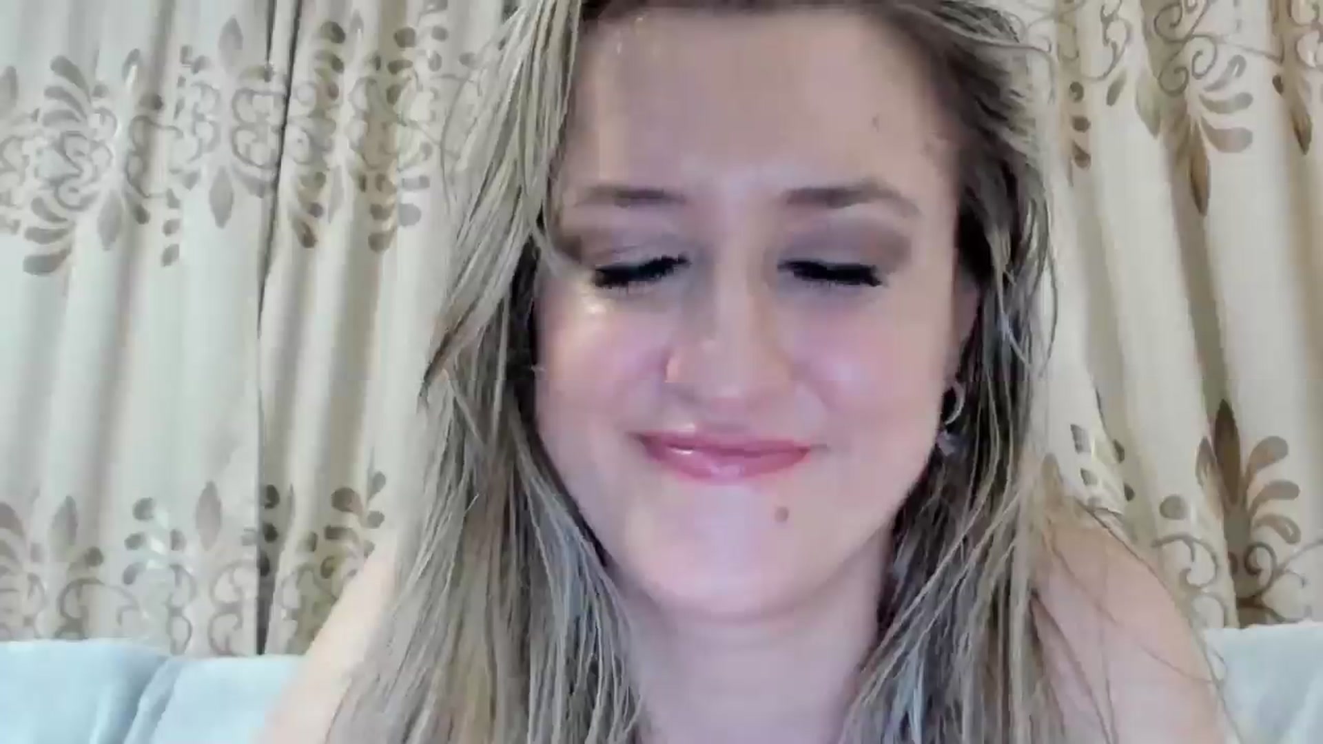 Gallery image thumbnail from BestDream's myfreecams stream on, 08/23/2025, 23:16 image 16 of 20