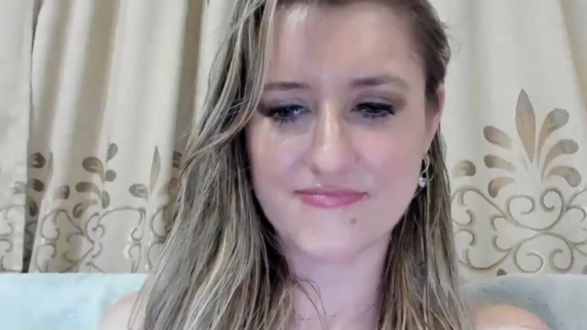 Gallery image thumbnail from BestDream's myfreecams stream on, 08/24/2025, 24:16 image 15 of 20