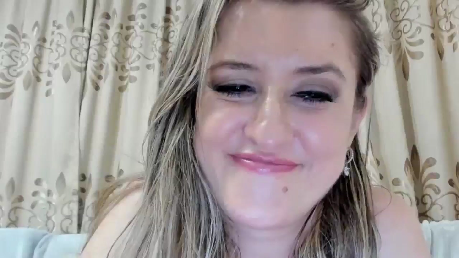 Gallery image thumbnail from BestDream's myfreecams stream on, 08/24/2025, 24:16 image 9 of 20