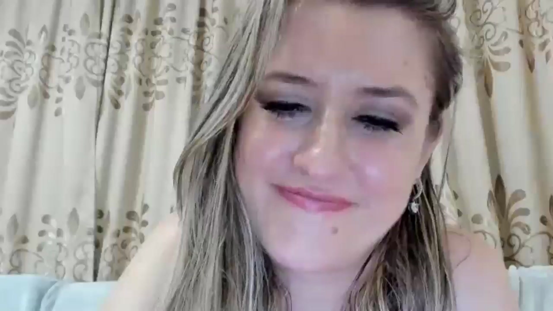 Gallery image thumbnail from BestDream's myfreecams stream on, 08/24/2025, 24:16 image 13 of 20