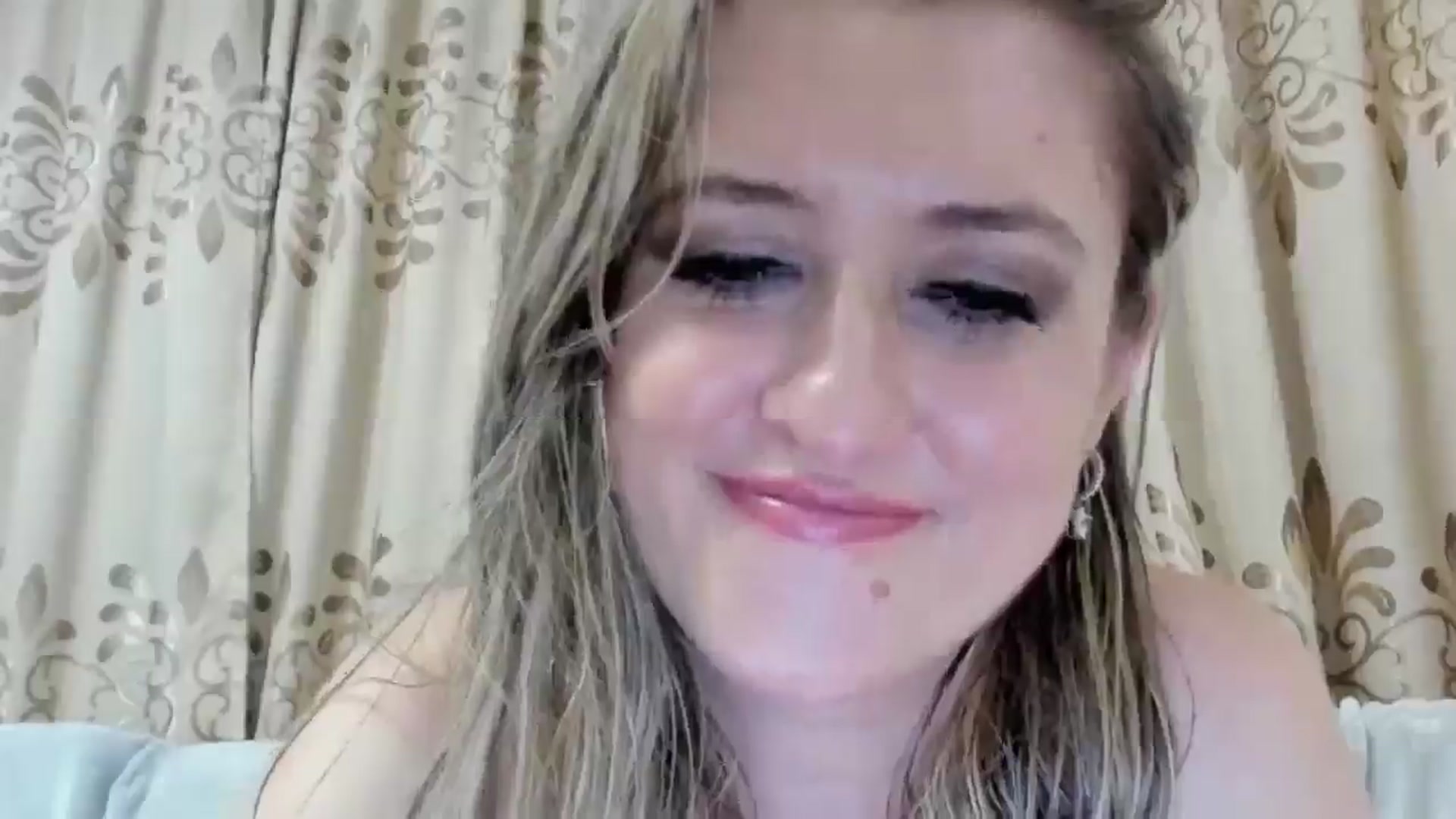 Gallery image thumbnail from BestDream's myfreecams stream on, 08/24/2025, 24:16 image 5 of 20