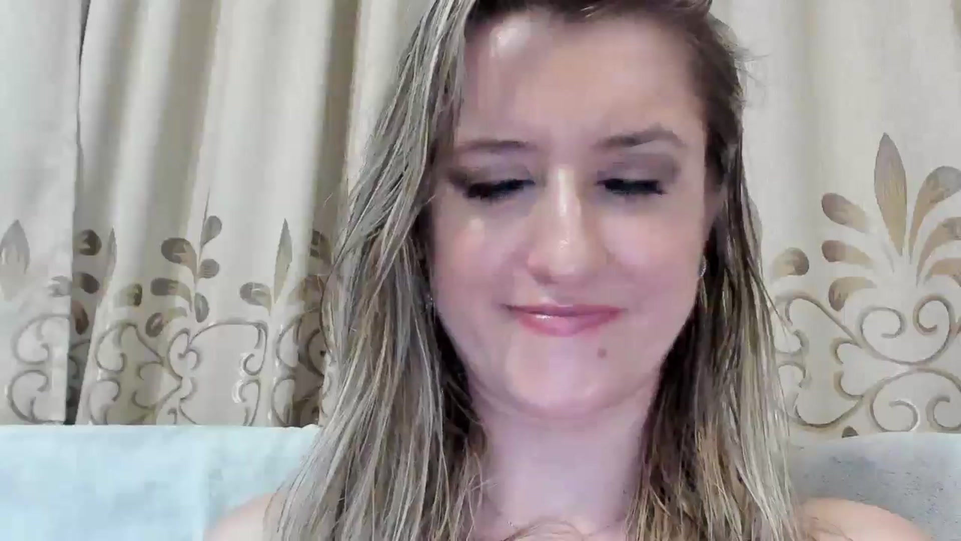 Gallery image thumbnail from BestDream's myfreecams stream on, 08/24/2025, 01:04 image 7 of 20