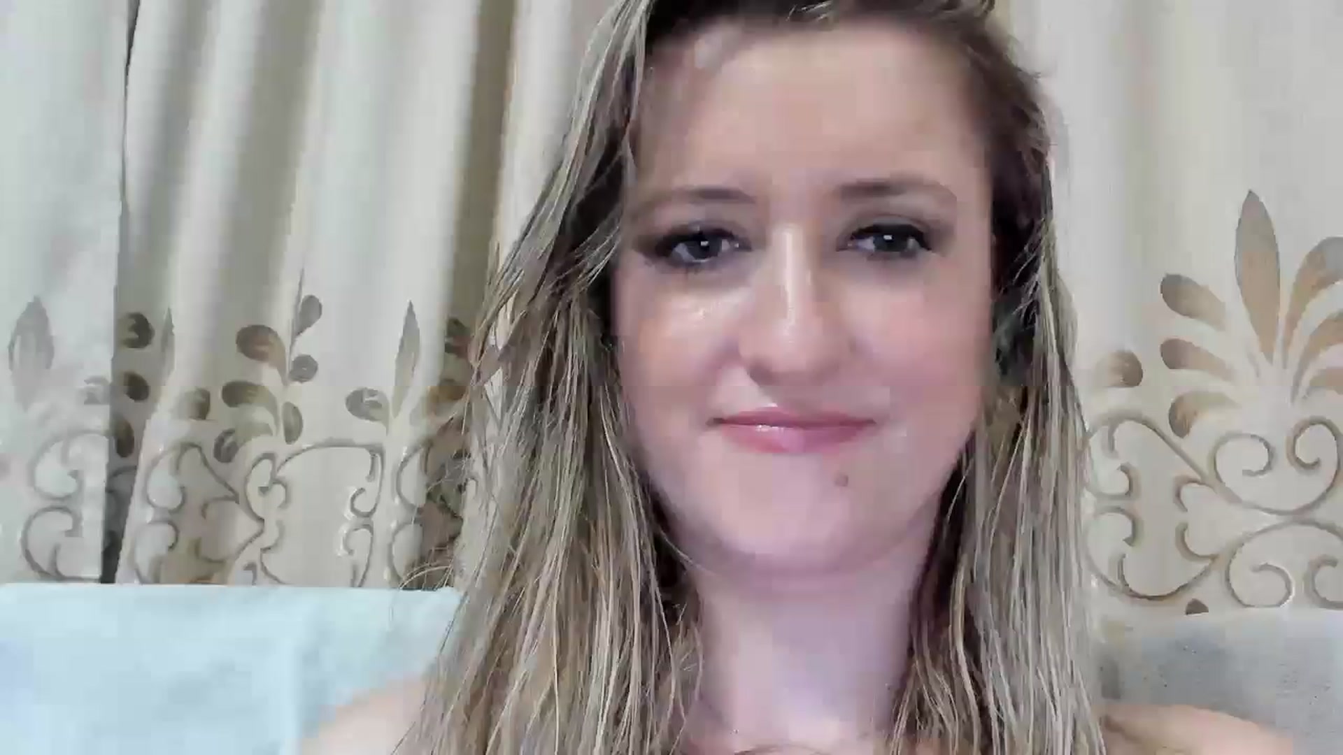 Gallery image thumbnail from BestDream's myfreecams stream on, 08/24/2025, 01:04 image 17 of 20