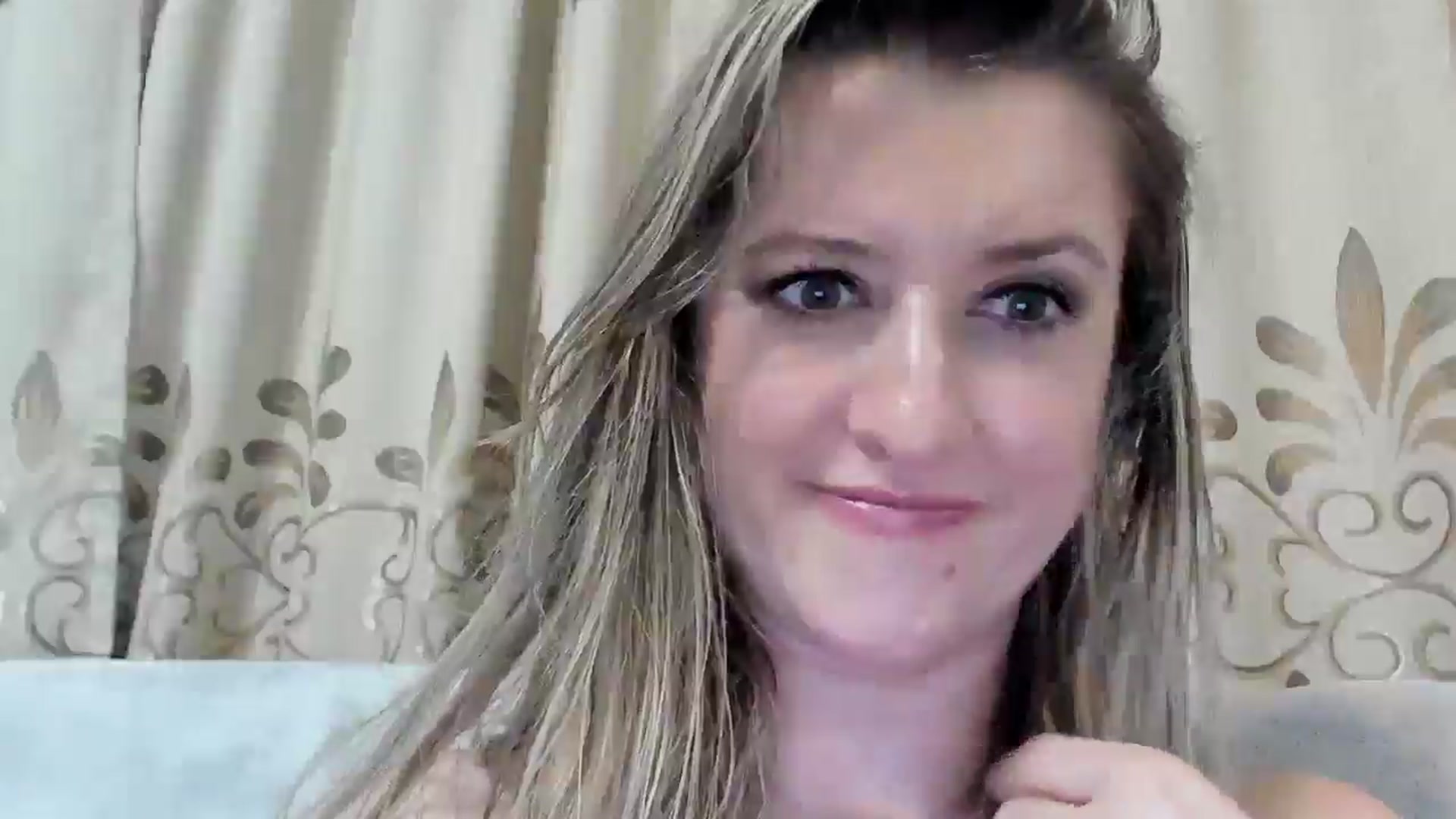 Gallery image thumbnail from BestDream's myfreecams stream on, 08/24/2025, 01:04 image 11 of 20