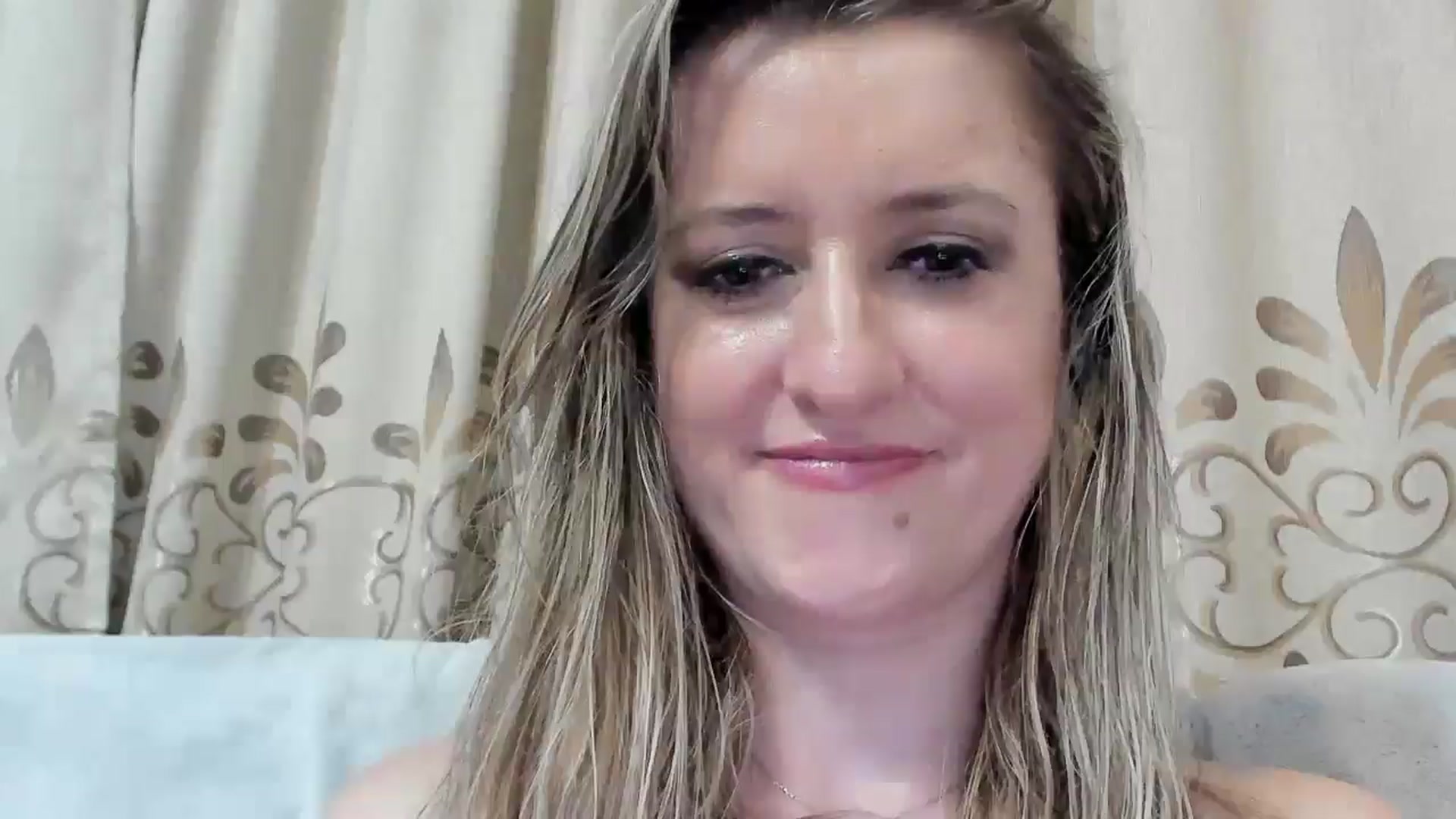 Gallery image thumbnail from BestDream's myfreecams stream on, 08/24/2025, 01:04 image 16 of 20