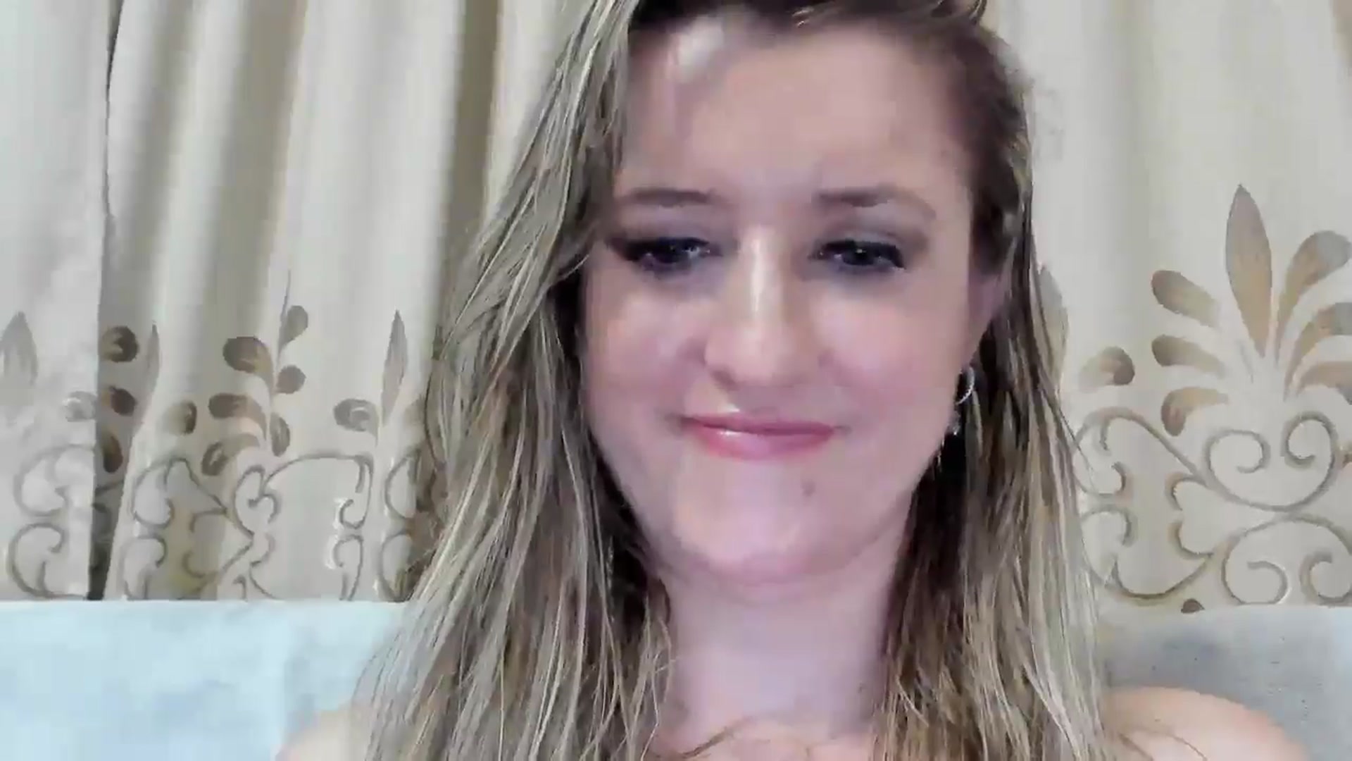 Gallery image thumbnail from BestDream's myfreecams stream on, 08/24/2025, 01:04 image 6 of 20