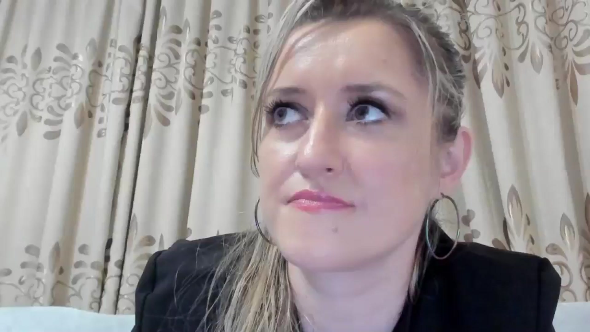 Gallery image thumbnail from BestDream's myfreecams stream on, 08/24/2025, 20:33 image 1 of 20