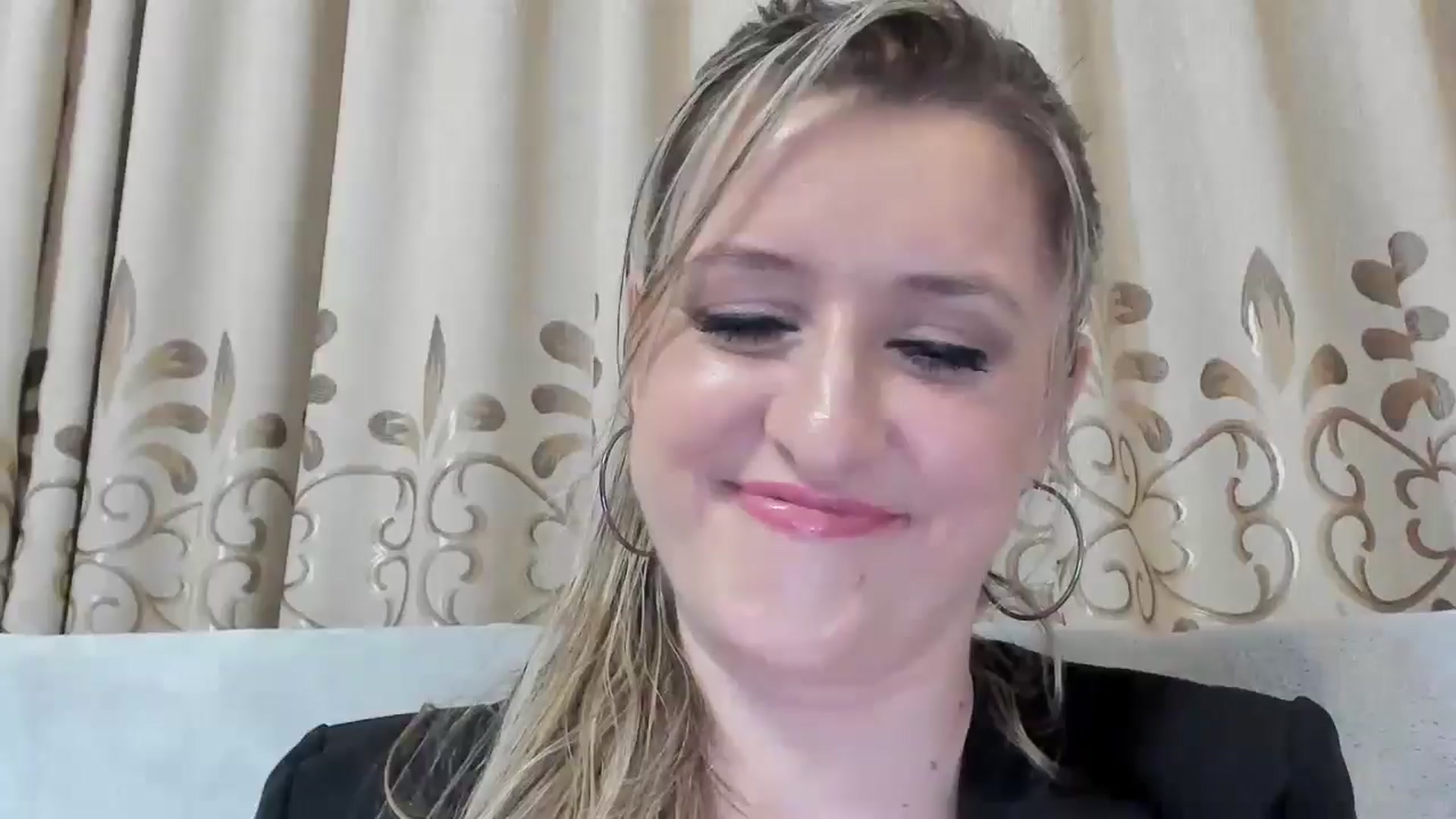 Gallery image thumbnail from BestDream's myfreecams stream on, 08/24/2025, 21:32 image 19 of 20