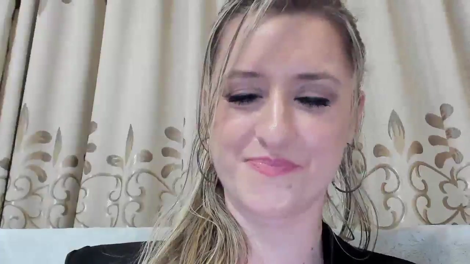 Gallery image thumbnail from BestDream's myfreecams stream on, 08/24/2025, 22:55 image 9 of 20