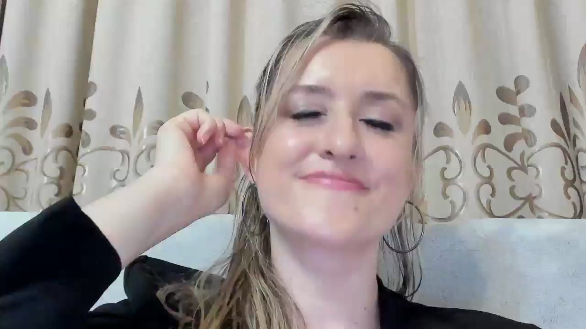 Gallery image thumbnail from BestDream's myfreecams stream on, 08/24/2025, 23:33 image 15 of 20