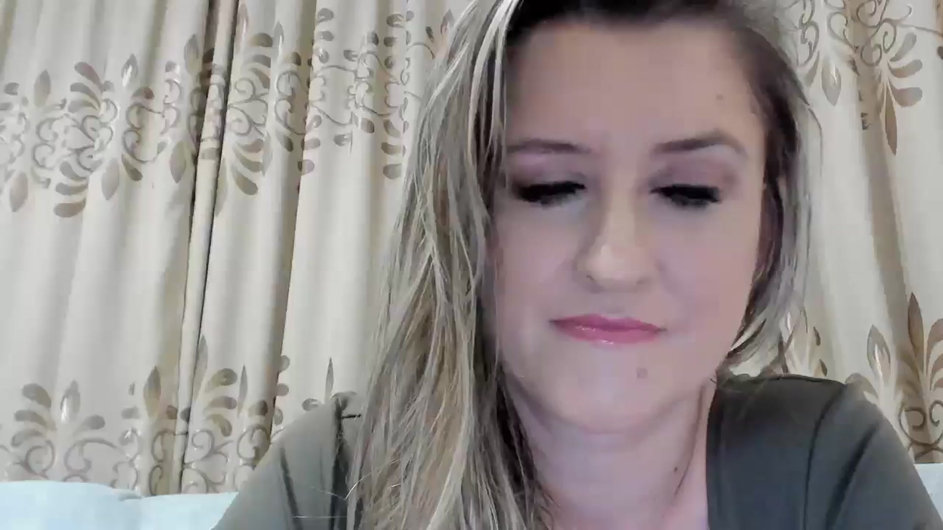 Gallery image thumbnail from BestDream's myfreecams stream on, 08/25/2025, 22:32 image 4 of 20