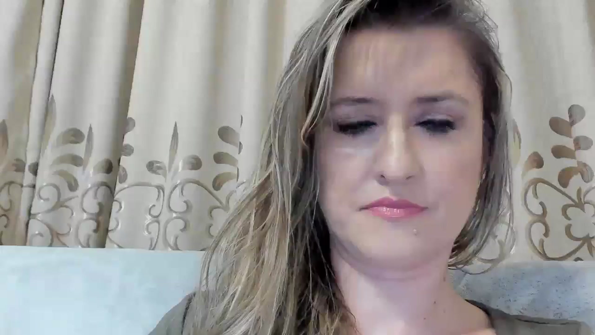 Gallery image thumbnail from BestDream's myfreecams stream on, 08/25/2025, 22:32 image 15 of 20
