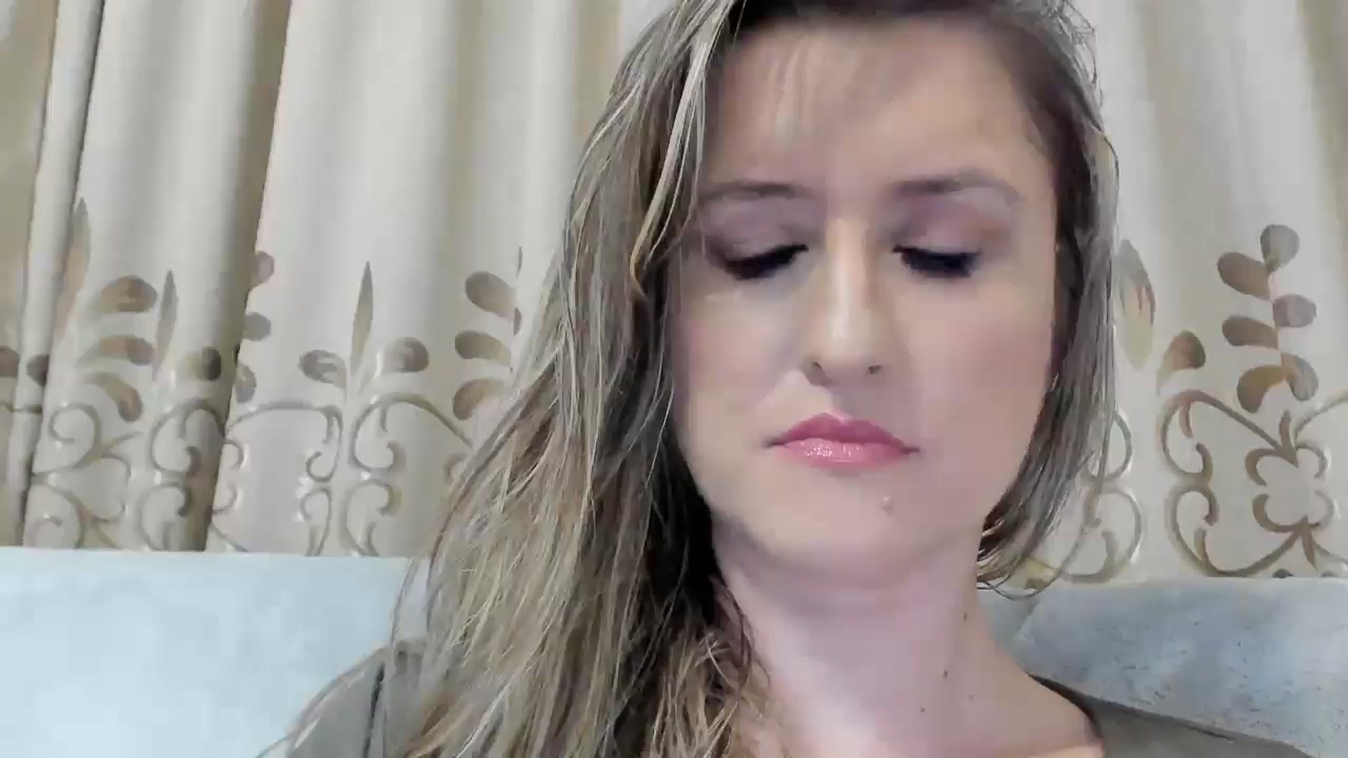 Gallery image thumbnail from BestDream's myfreecams stream on, 08/25/2025, 22:32 image 11 of 20