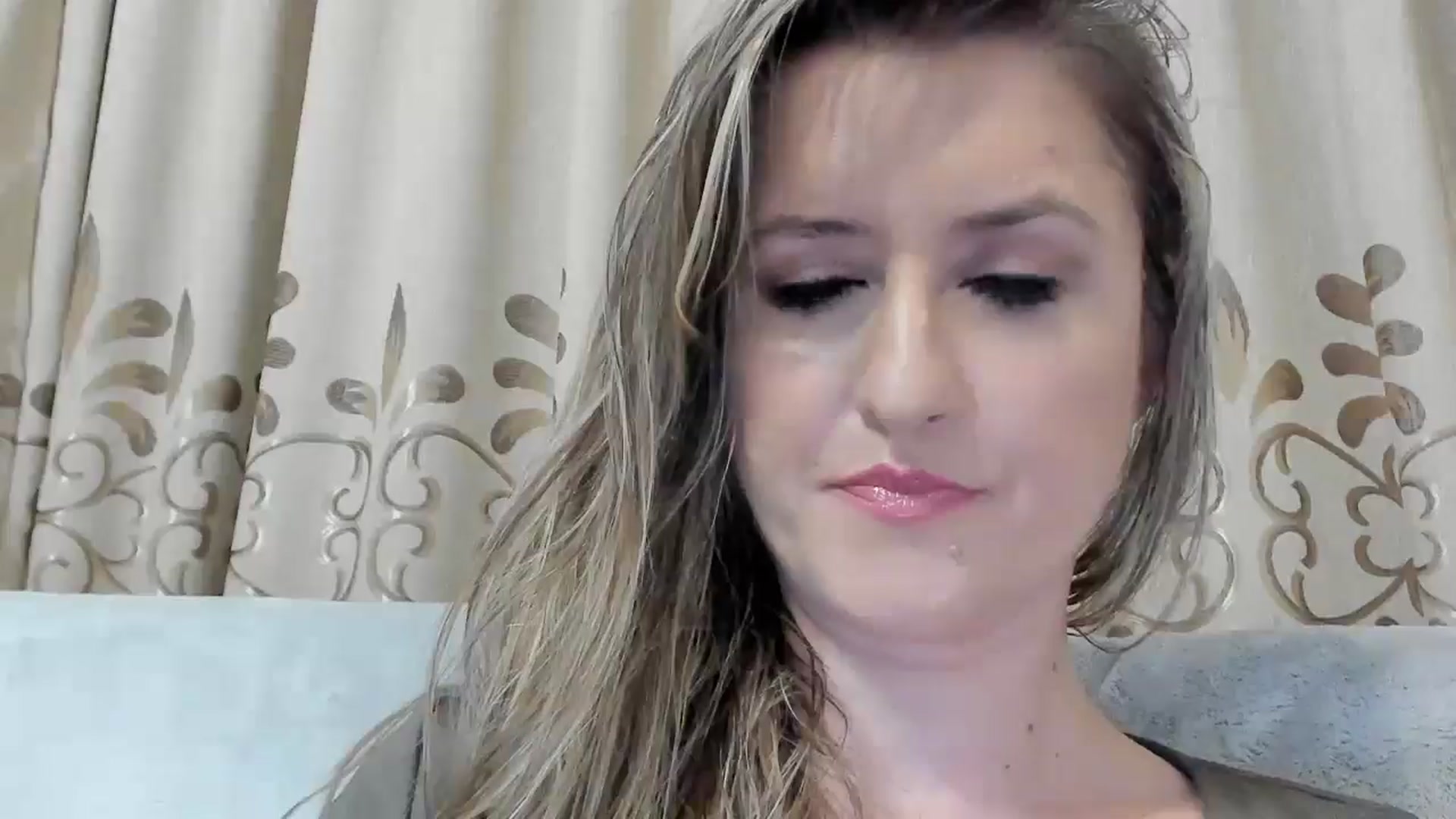 Gallery image thumbnail from BestDream's myfreecams stream on, 08/25/2025, 22:32 image 10 of 20