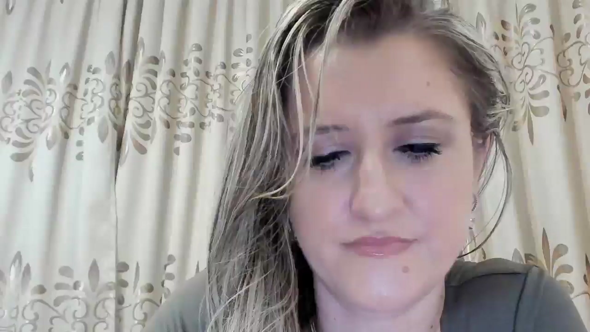 Gallery image thumbnail from BestDream's myfreecams stream on, 08/26/2025, 22:15 image 2 of 20