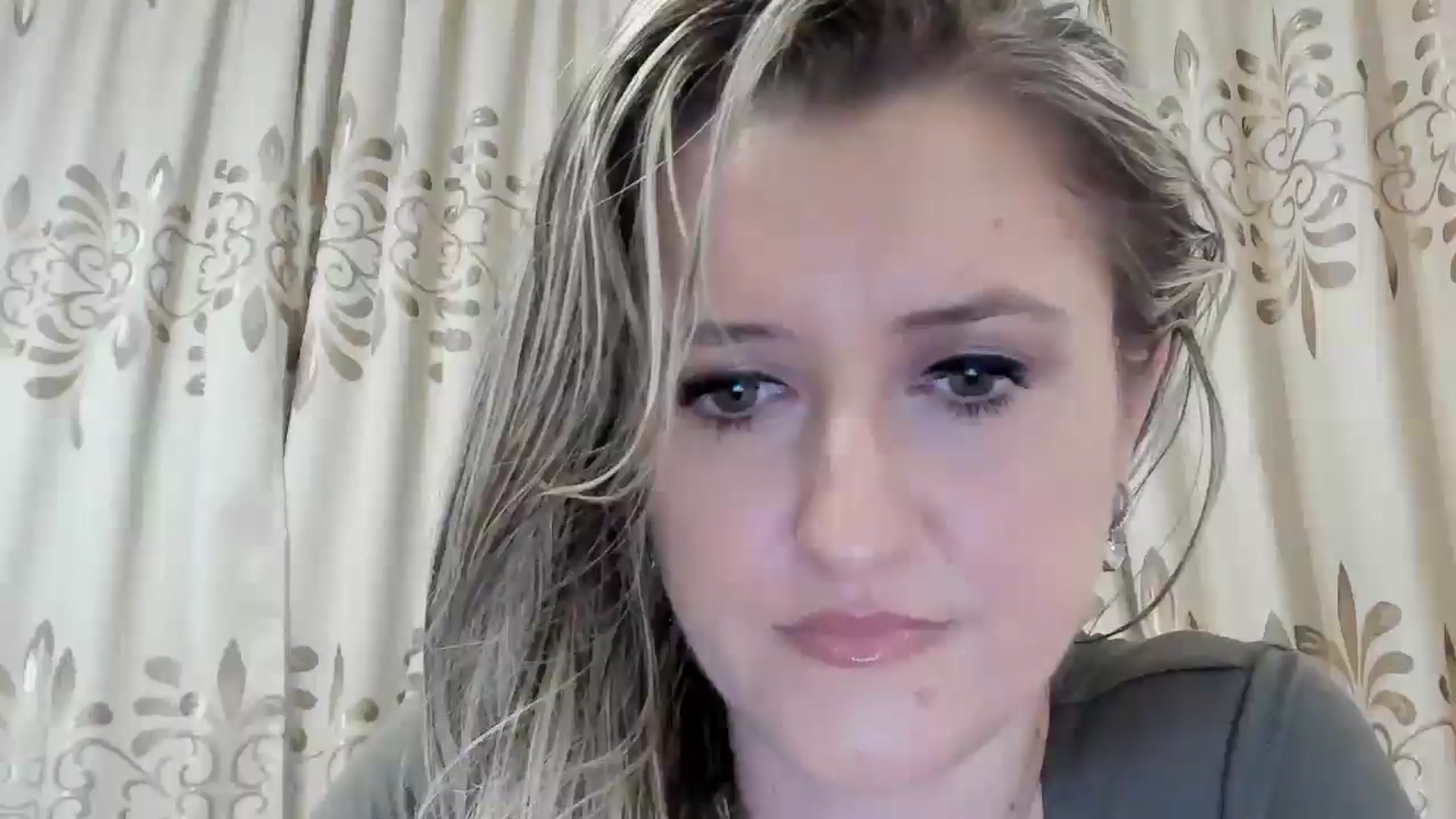 Gallery image thumbnail from BestDream's myfreecams stream on, 08/26/2025, 22:15 image 1 of 20