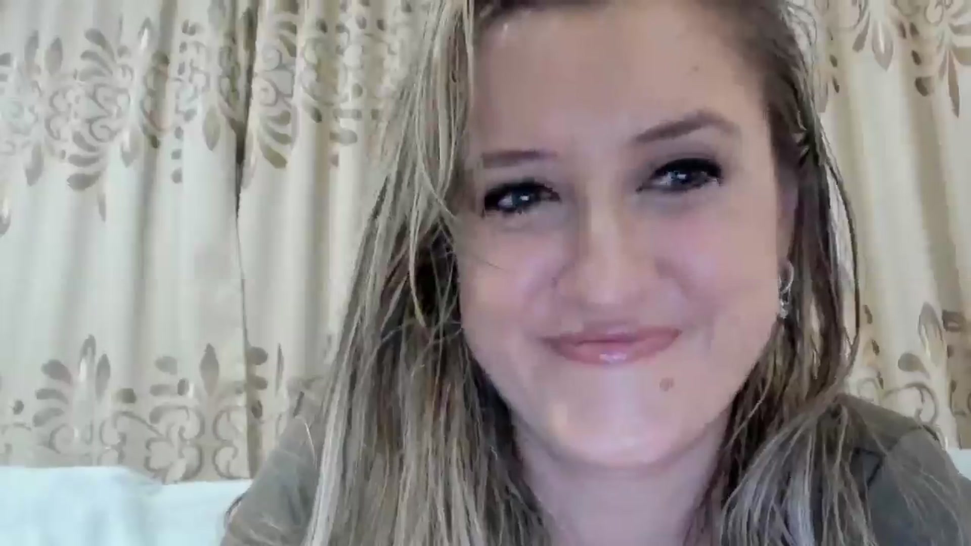 Gallery image thumbnail from BestDream's myfreecams stream on, 08/26/2025, 23:43 image 7 of 20