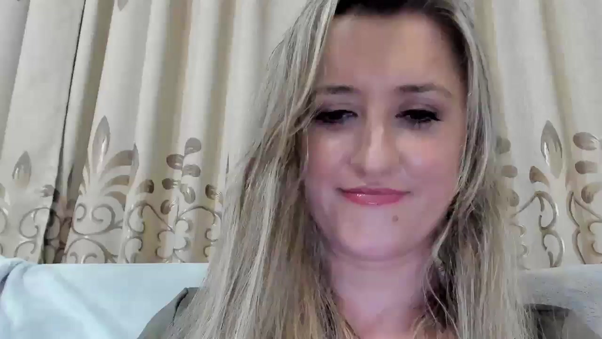 Gallery image thumbnail from BestDream's myfreecams stream on, 08/27/2025, 22:40 image 16 of 20