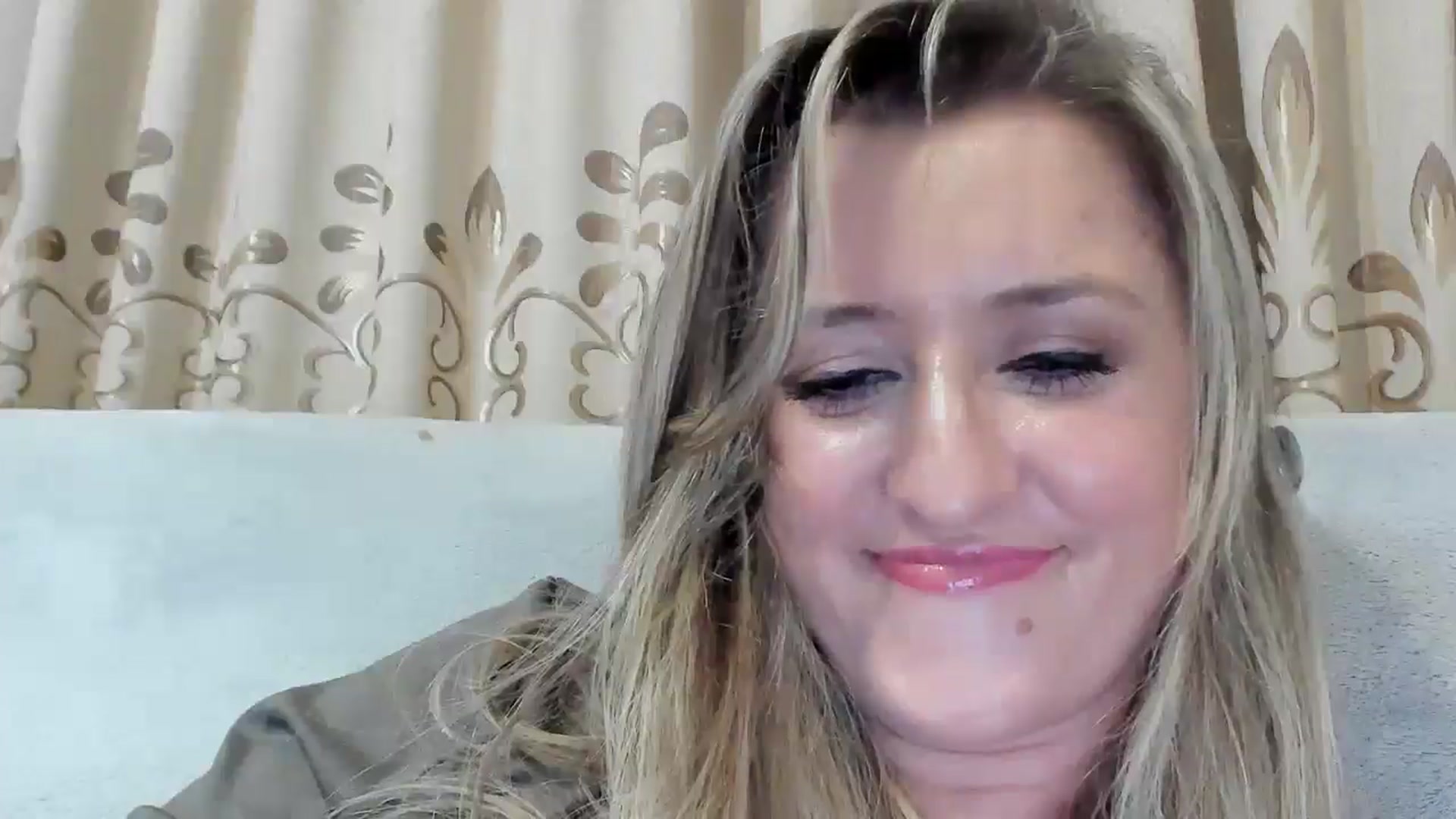 Gallery image thumbnail from BestDream's myfreecams stream on, 08/27/2025, 23:34 image 3 of 20