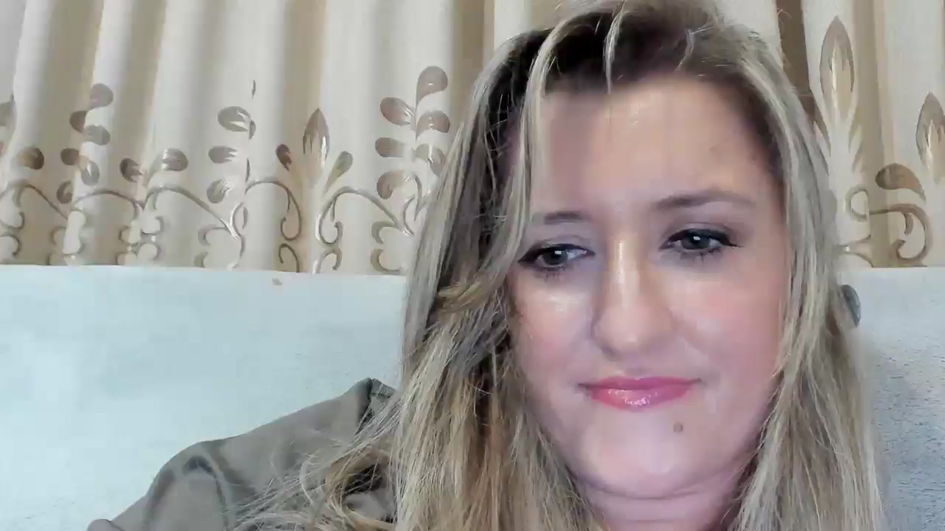 Gallery image thumbnail from BestDream's myfreecams stream on, 08/27/2025, 23:34 image 7 of 20