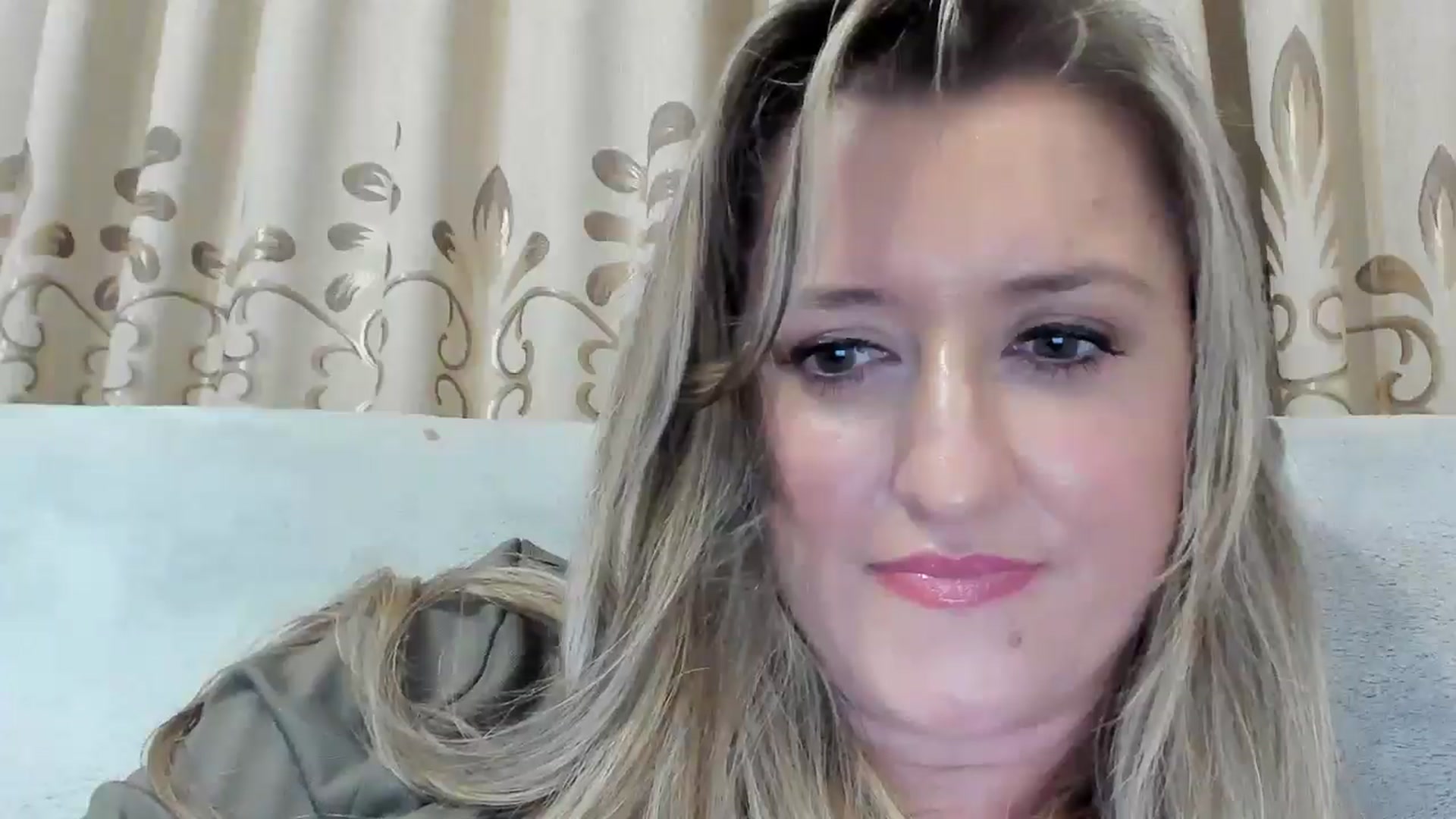 Gallery image thumbnail from BestDream's myfreecams stream on, 08/27/2025, 23:34 image 11 of 20