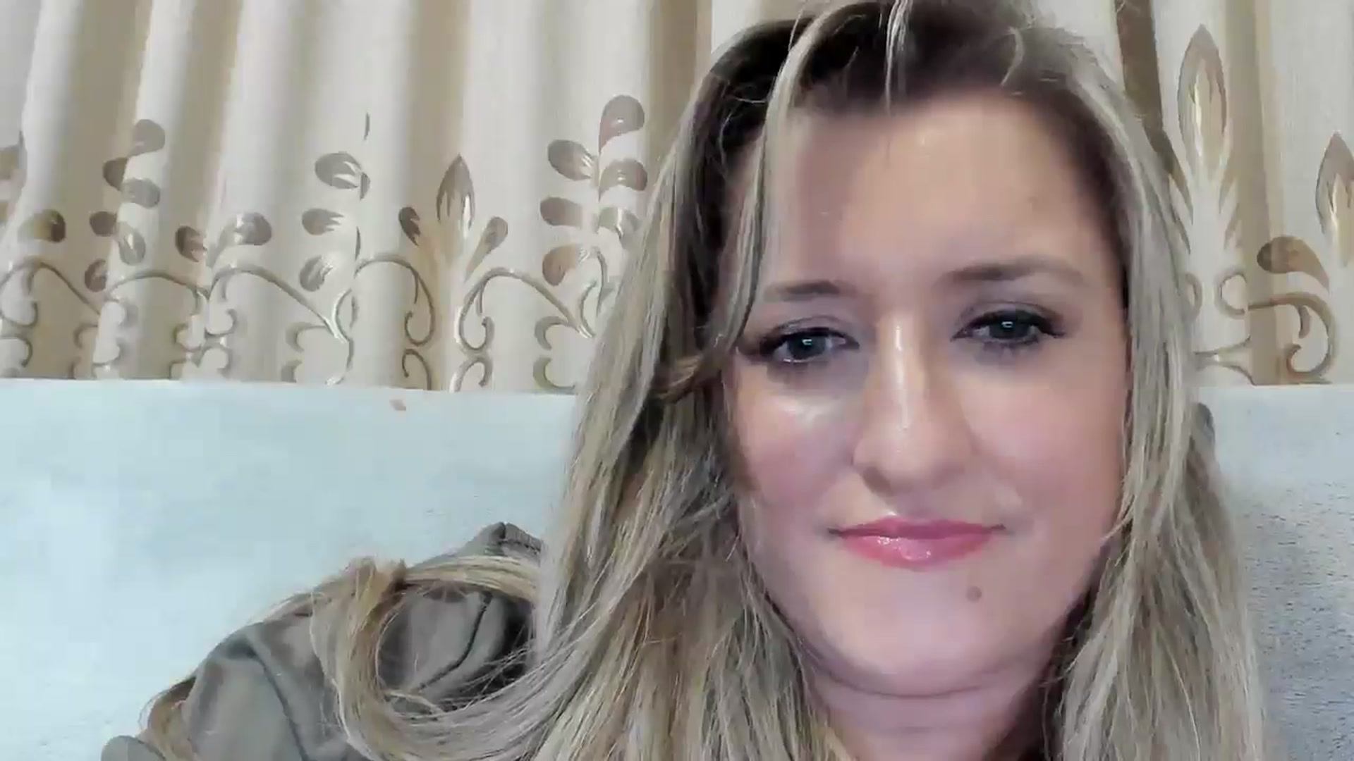 Gallery image thumbnail from BestDream's myfreecams stream on, 08/27/2025, 23:34 image 19 of 20