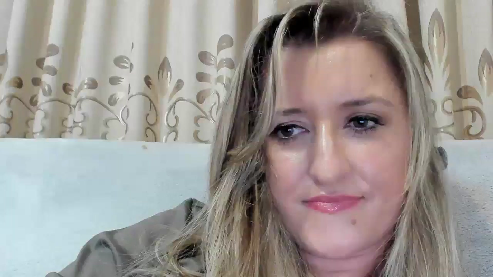 Gallery image thumbnail from BestDream's myfreecams stream on, 08/27/2025, 23:34 image 6 of 20