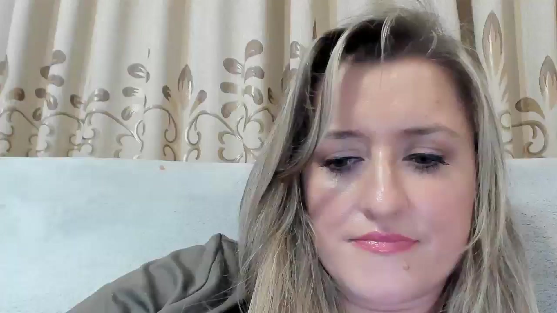 Gallery image thumbnail from BestDream's myfreecams stream on, 08/27/2025, 23:52 image 1 of 20