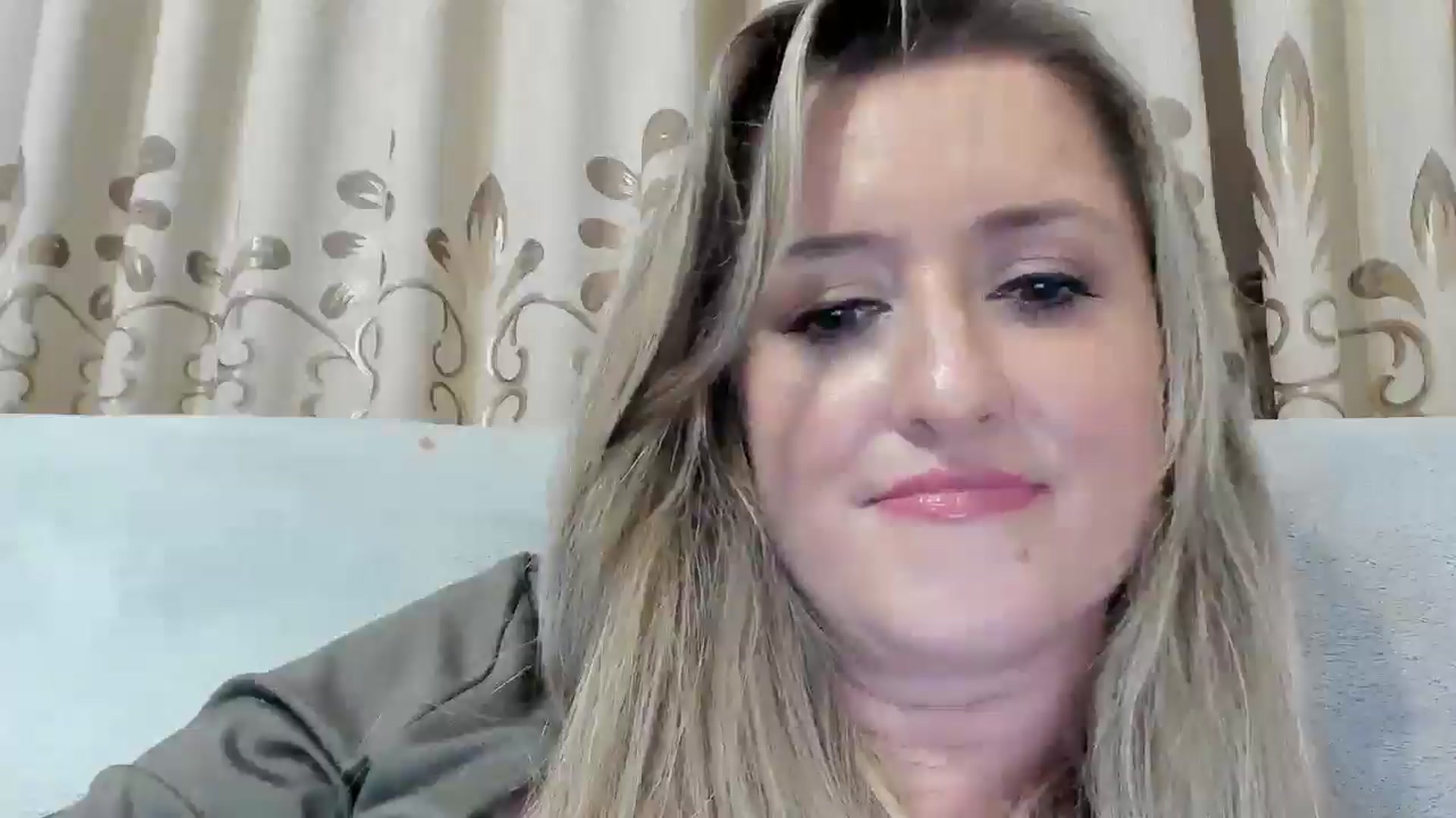 Gallery image thumbnail from BestDream's myfreecams stream on, 08/27/2025, 23:52 image 13 of 20