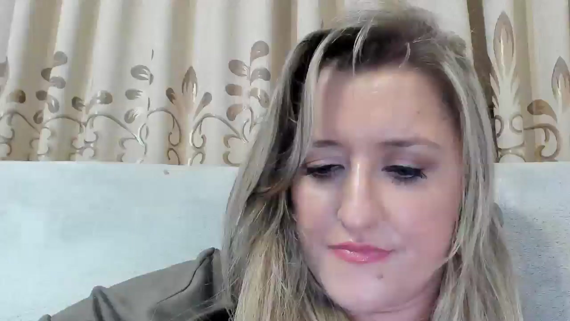Gallery image thumbnail from BestDream's myfreecams stream on, 08/27/2025, 23:52 image 6 of 20