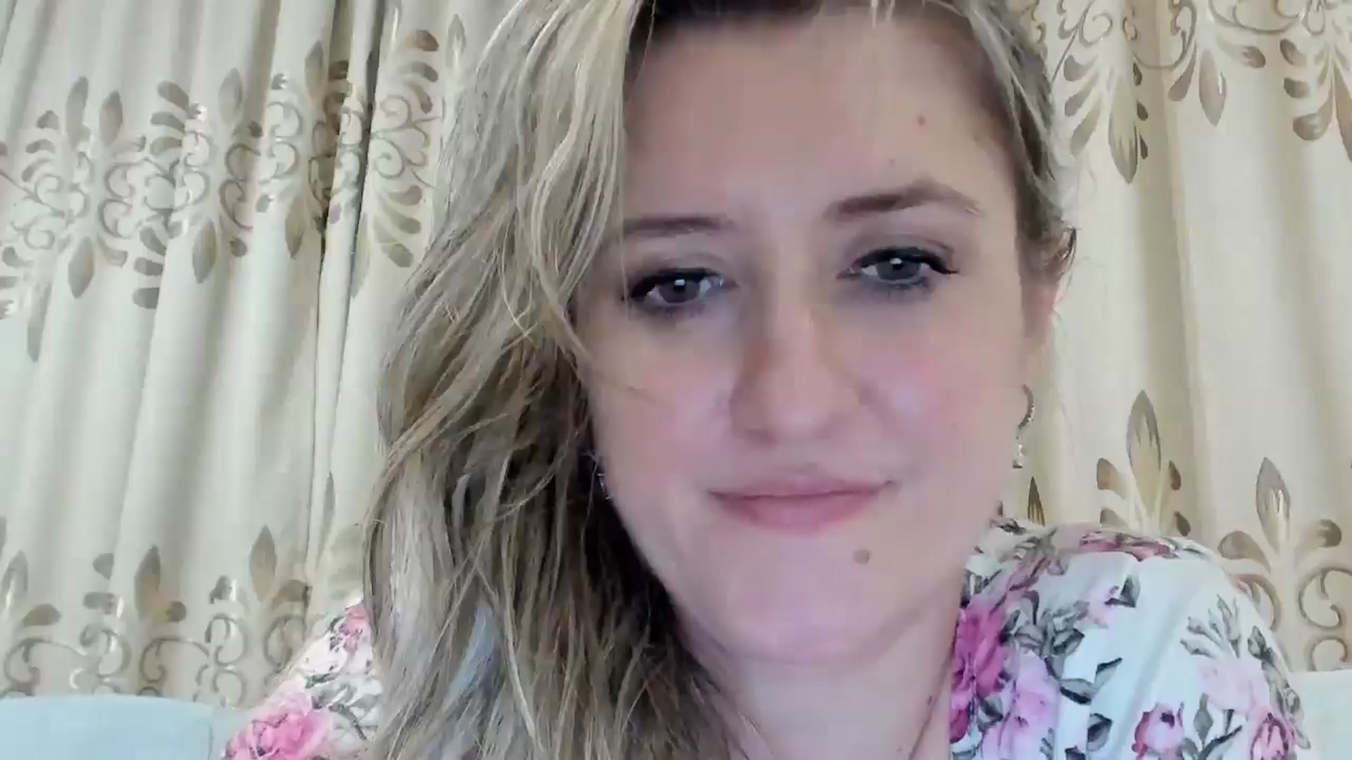 Gallery image thumbnail from BestDream's myfreecams stream on, 08/28/2025, 21:25 image 3 of 20
