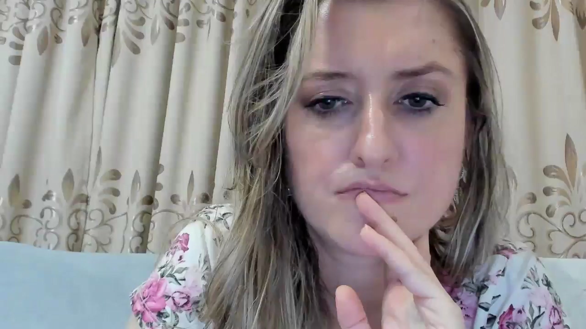 Gallery image thumbnail from BestDream's myfreecams stream on, 08/28/2025, 23:13 image 5 of 20