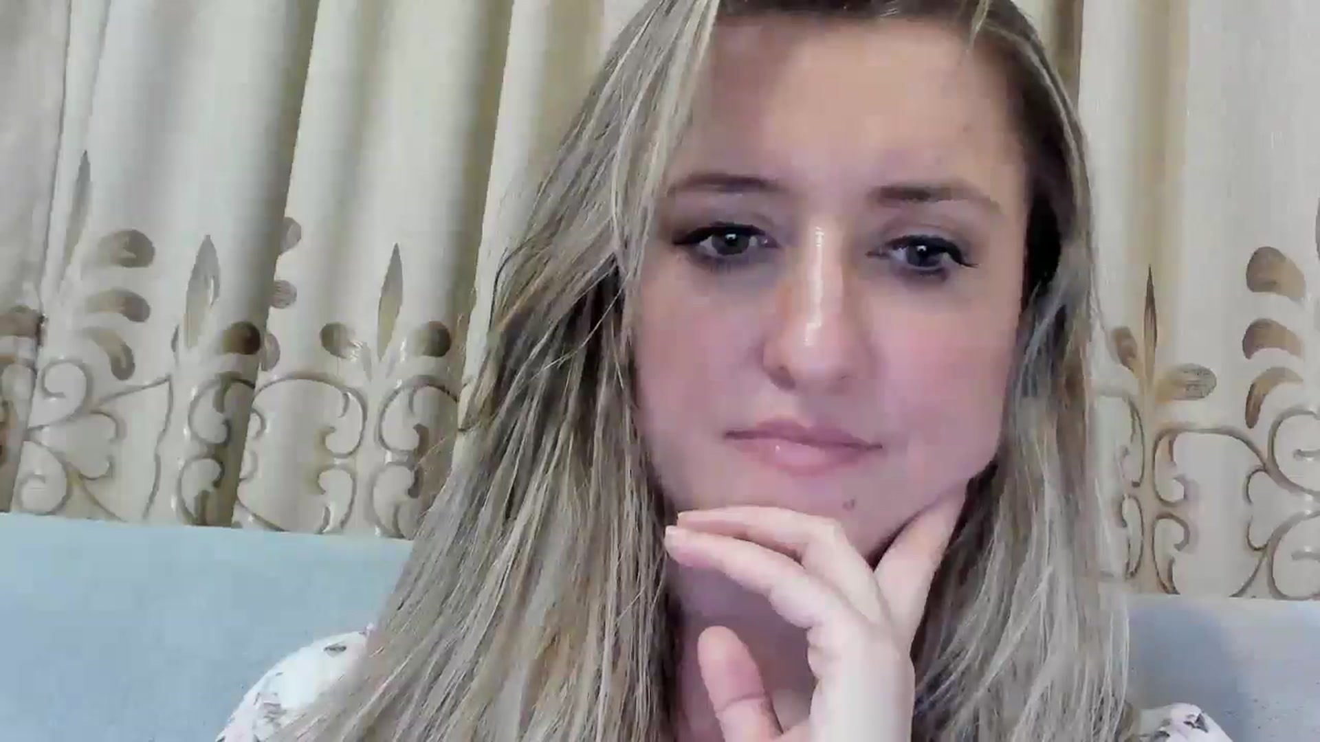 Gallery image thumbnail from BestDream's myfreecams stream on, 08/29/2025, 24:27 image 15 of 20