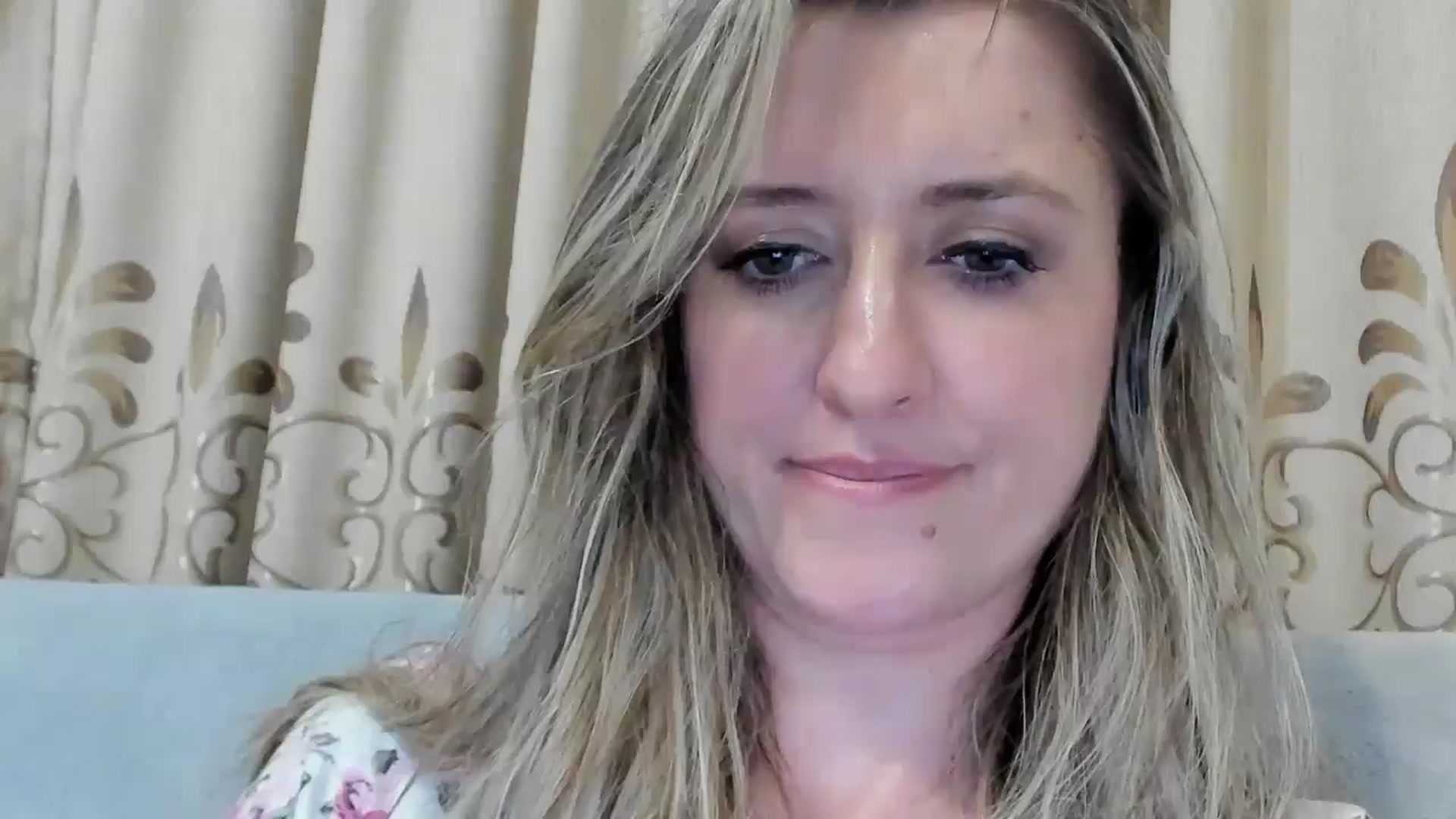 Gallery image thumbnail from BestDream's myfreecams stream on, 08/29/2025, 24:27 image 13 of 20
