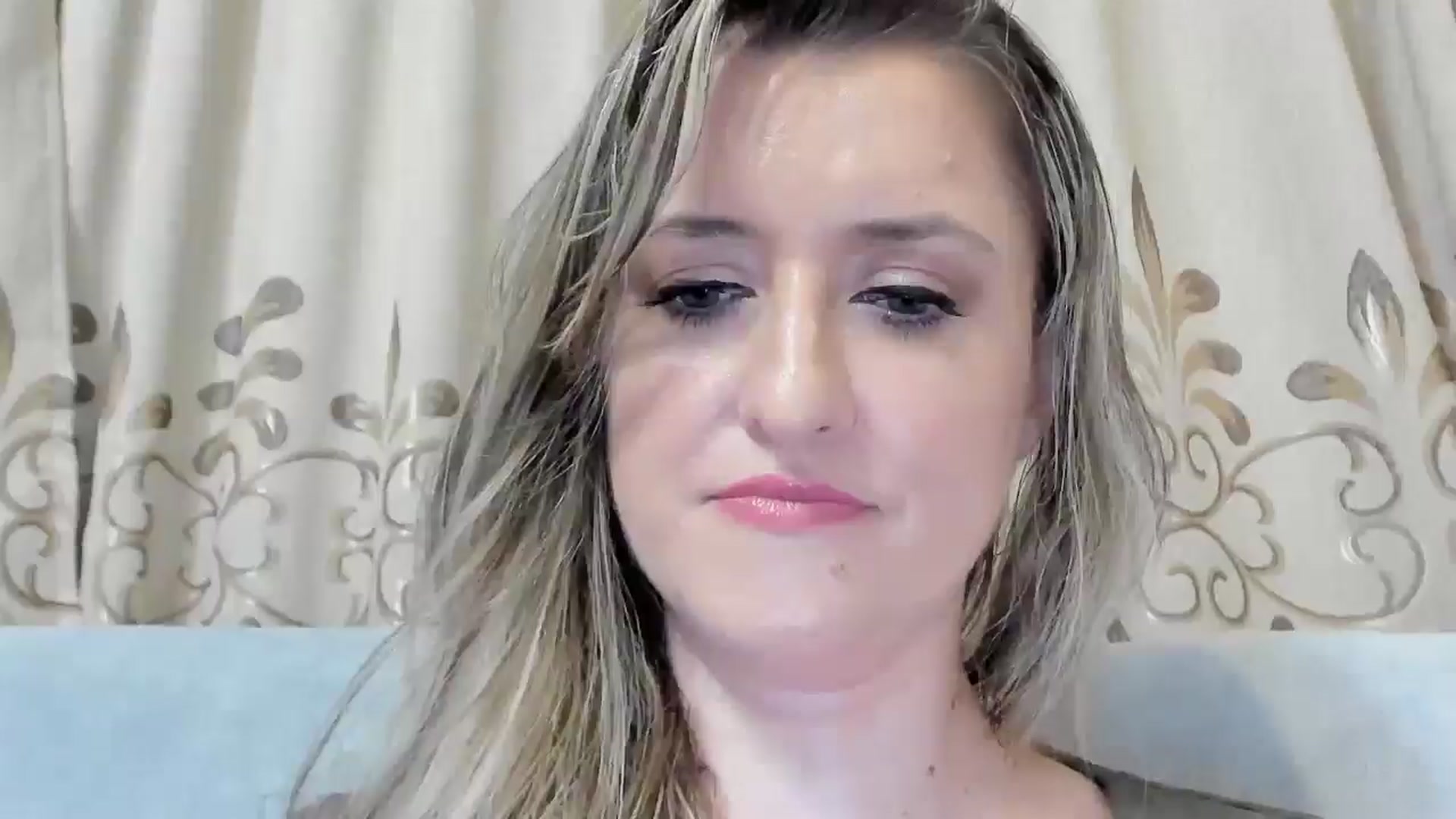 Gallery image thumbnail from BestDream's myfreecams stream on, 08/29/2025, 22:07 image 16 of 20